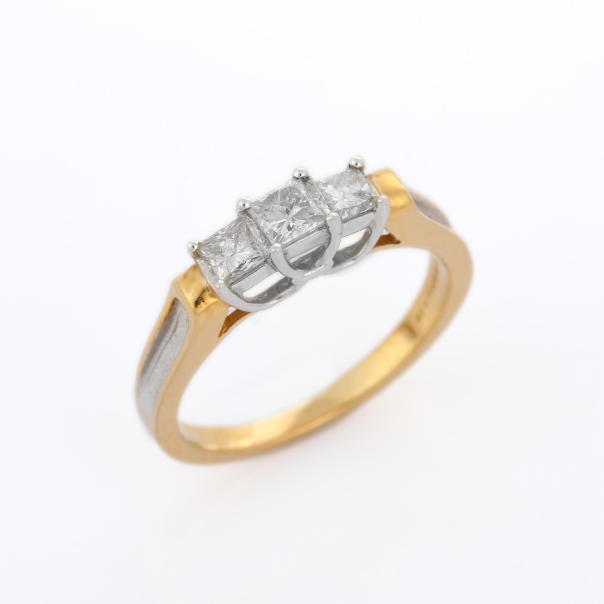 For Sale:  Unisex Diamond Three Stone Engagement Ring in 18 Karat Yellow Gold 6