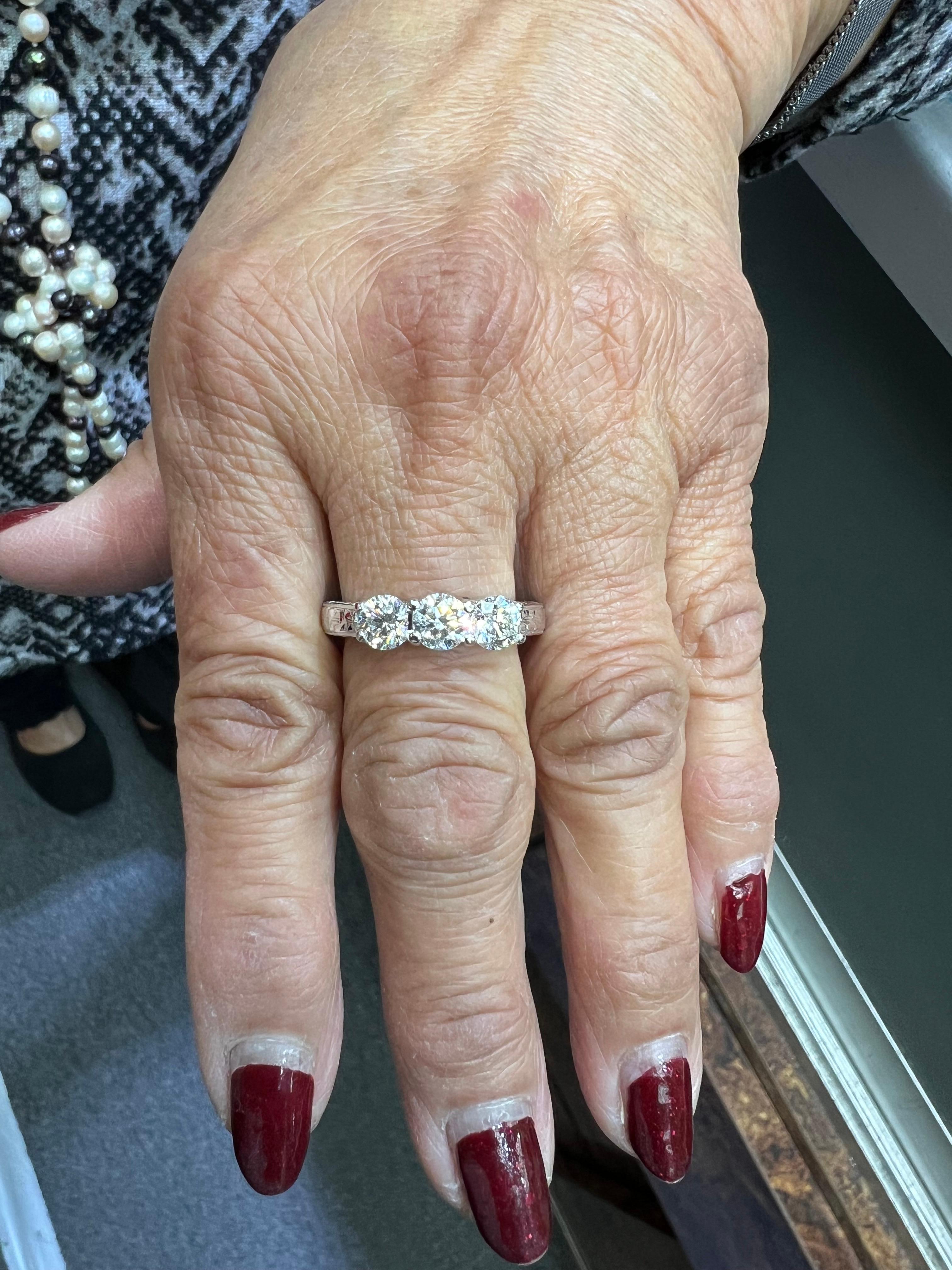 Three Stone Diamond White Gold Engagement Ring In Good Condition For Sale In Los Angeles, CA