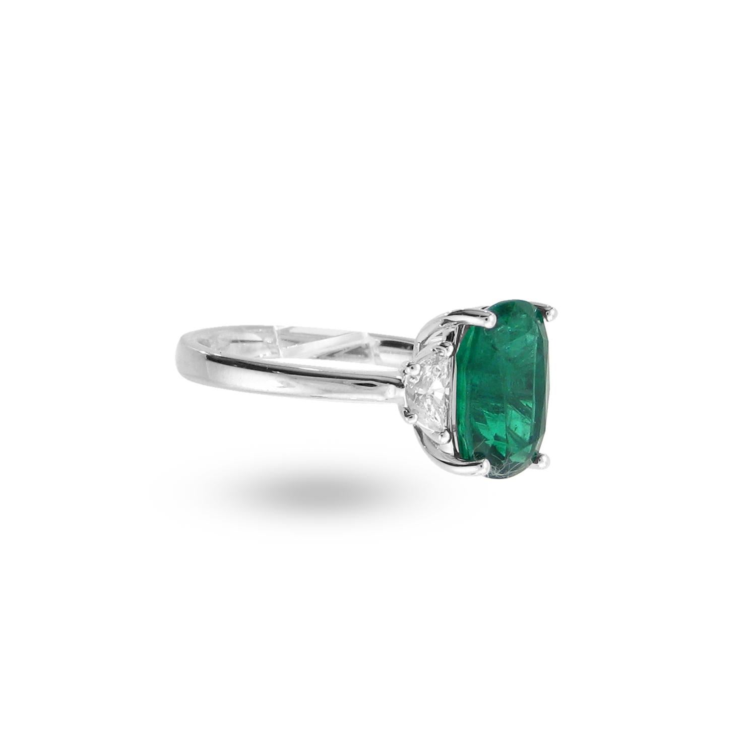 halle berry emerald ring