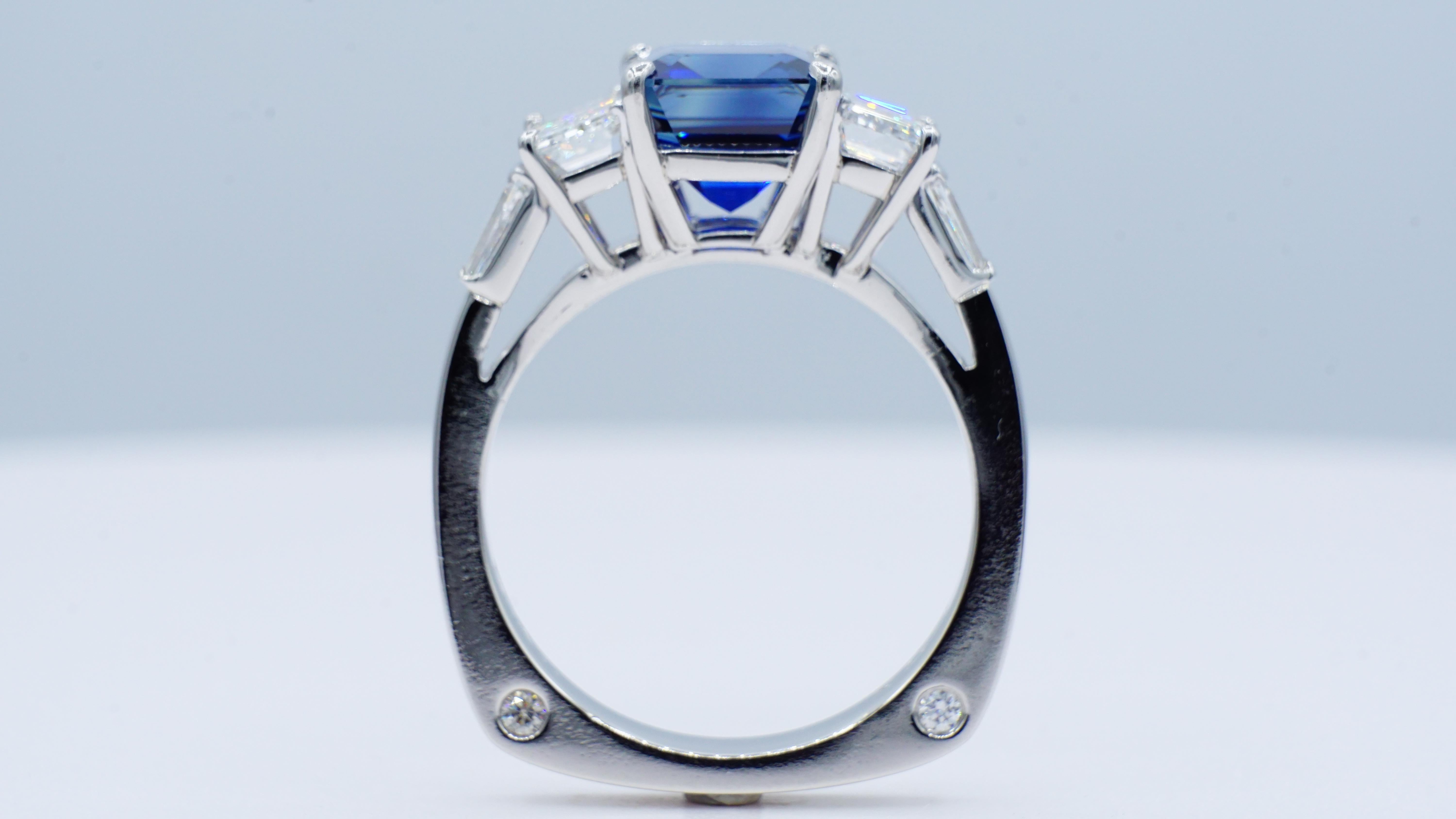 Three-Stone Emerald Cut 4.62ct Sapphire Diamond 1.65cttw Platinum Ring VVS Fine In Good Condition For Sale In Rancho Santa Fe, CA
