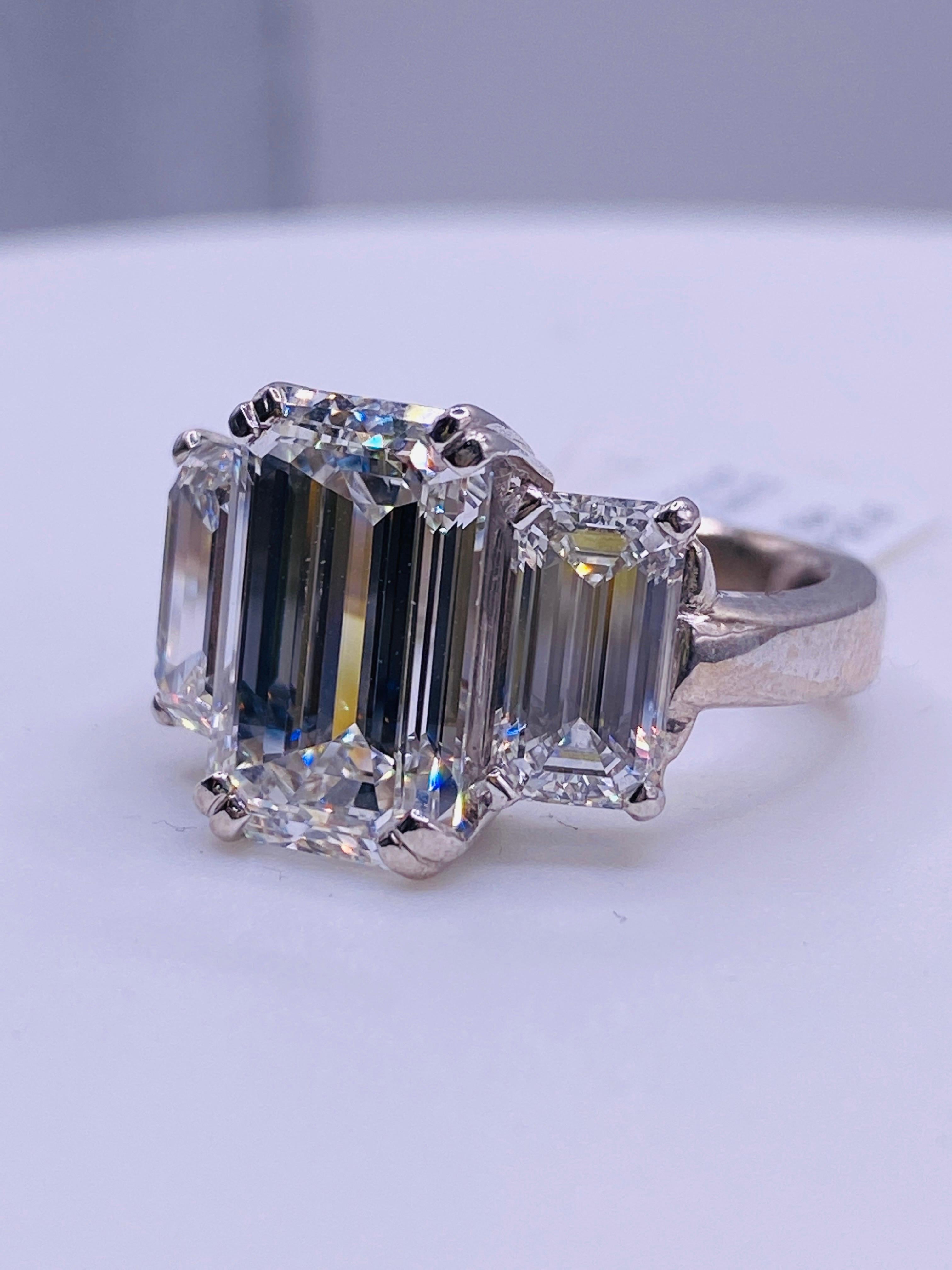 Three-Stone Emerald Cut Diamond Ring In New Condition In DALLAS, TX