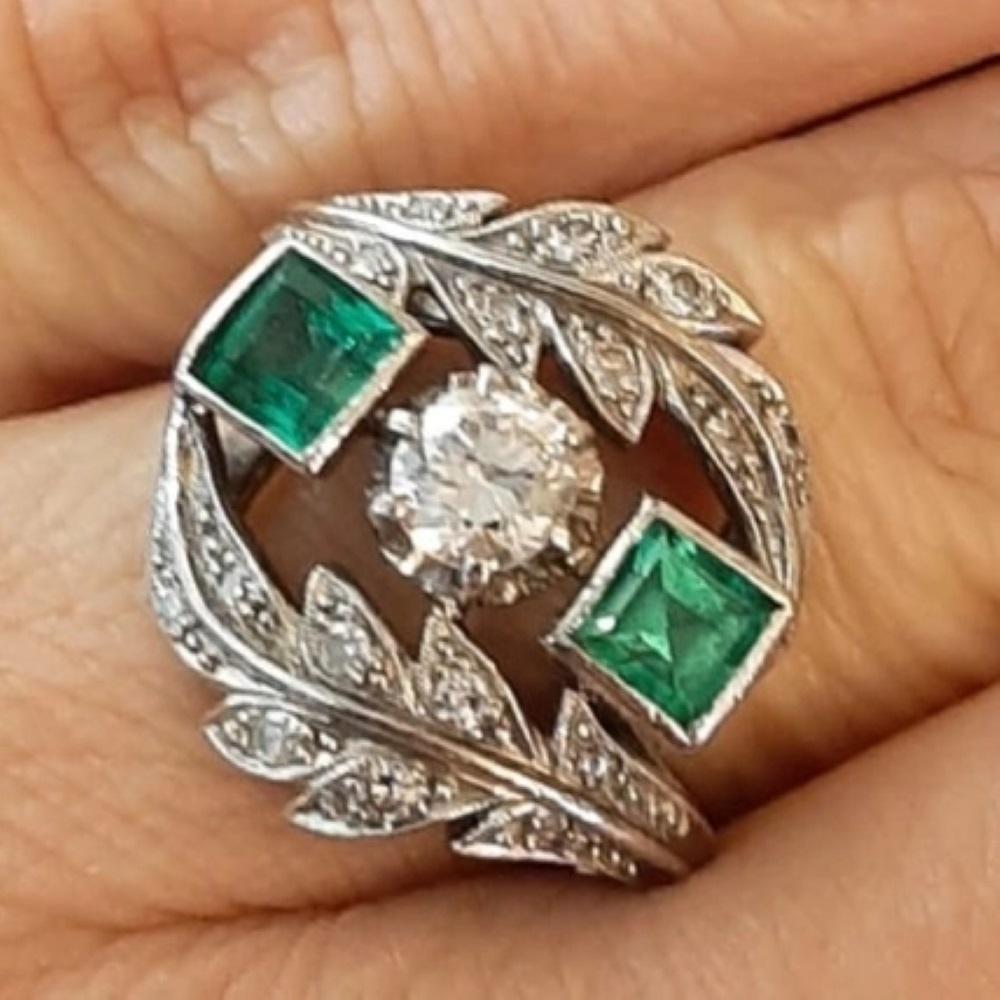 Art Deco Three Stone Emerald, Diamond Ring in Platinum For Sale 2