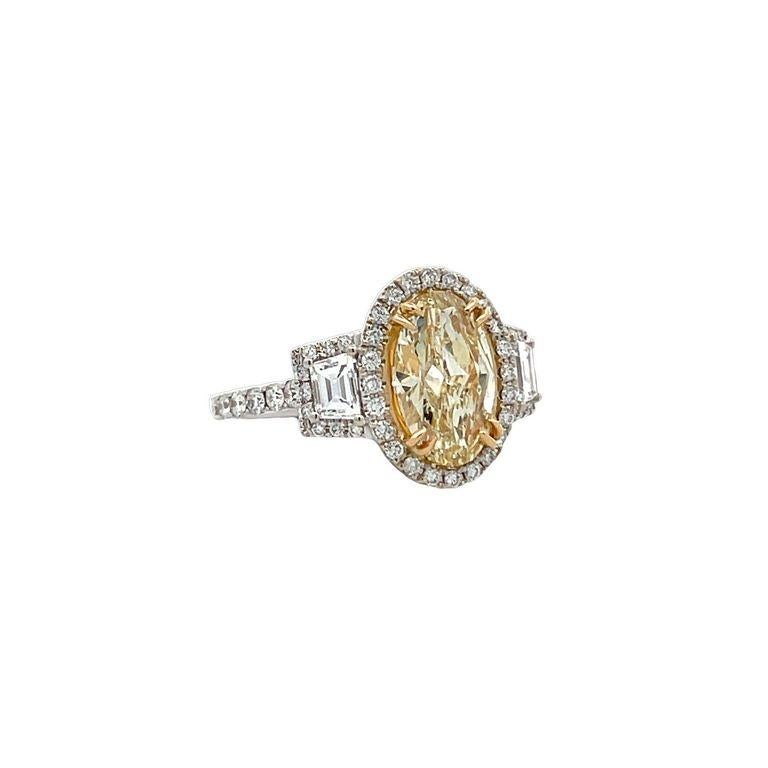 Three Stone Fancy Yellow Diamond Ring 2.48ct D1.10ct 18k WG   In New Condition For Sale In New York, NY