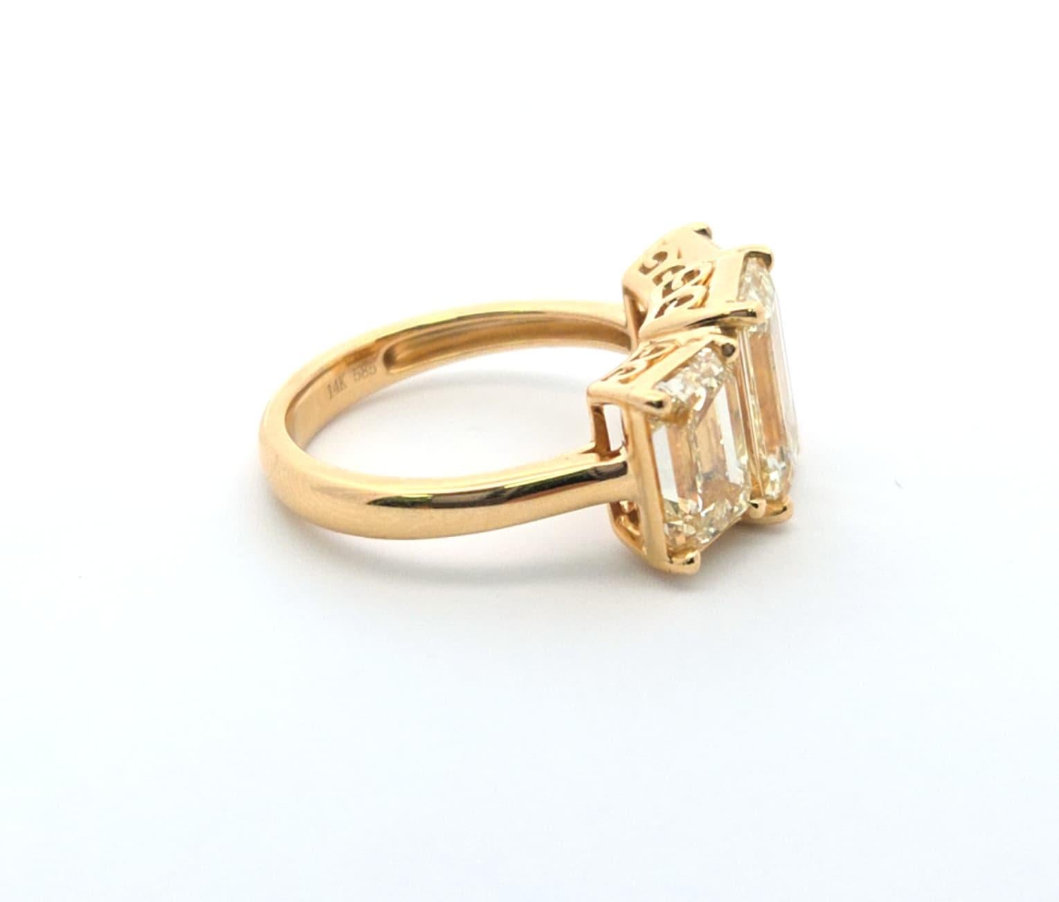 Drei Stein Fancy Gelb Smaragd Ring 7,06ct 18ky GIA Damen im Angebot