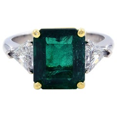 Three-Stone Green Emerald and Diamond Ring 4.35 Carat Plat 18 Karat Yellow Three-Stone Green Emerald and Diamond Ring 4.35 Carat Plat 18 Karat Yellow