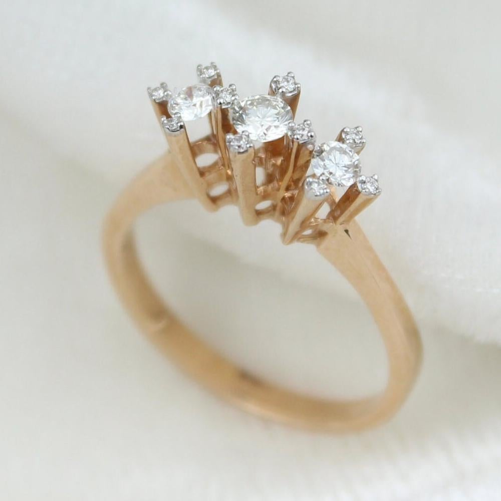 Ehering mit drei natürlichen Diamanten aus massivem 14-karätigem Gold (zertifiziert) im Angebot 2