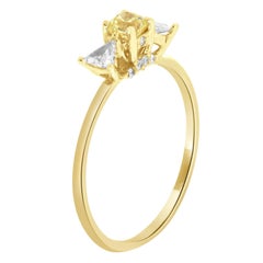 Anello con tre pietre O.22 Square Cushion Yellow e Trillion White Diamond 14k Yellow