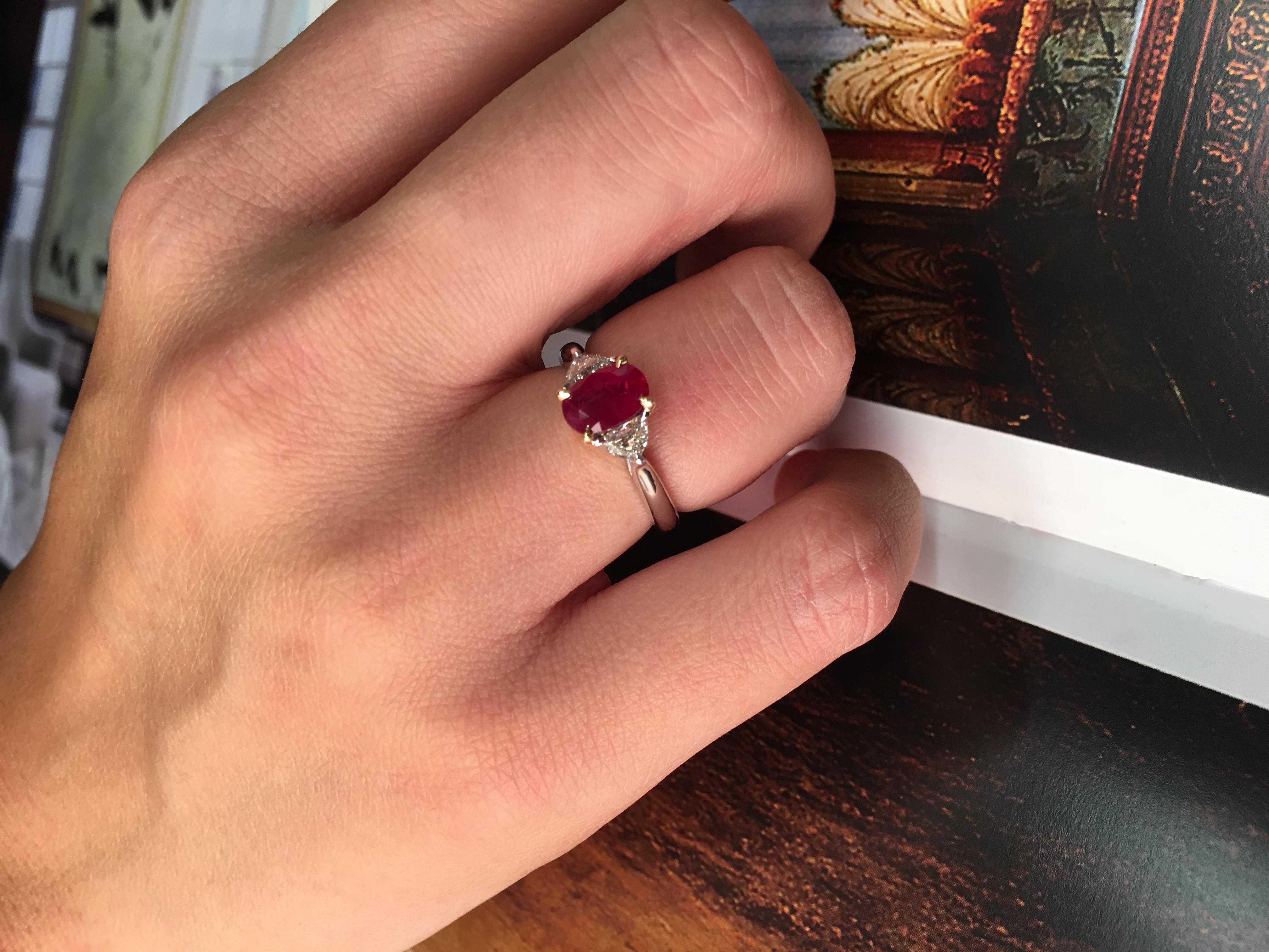 Three-Stone Oval Burma Ruby Diamond Ring 1.36 Carat 18 Karat White Gold In New Condition For Sale In New York, NY