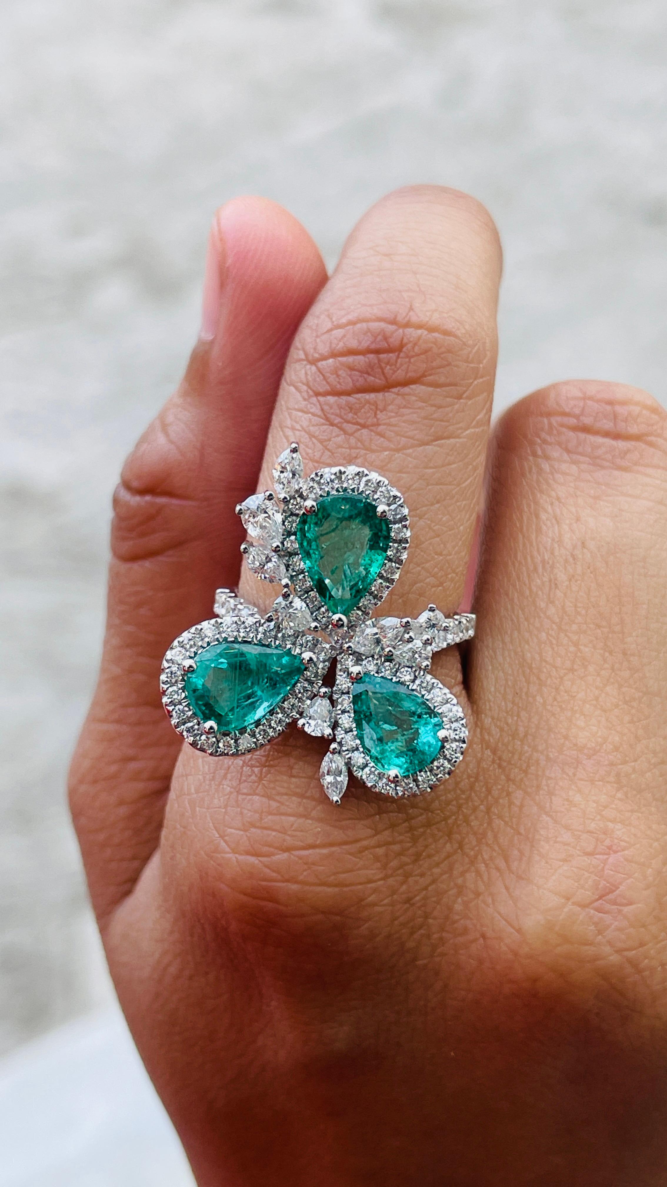 For Sale:  Magnificent 3.32 ct Emerald Cocktail Ring in 14K White Gold with Diamonds 4