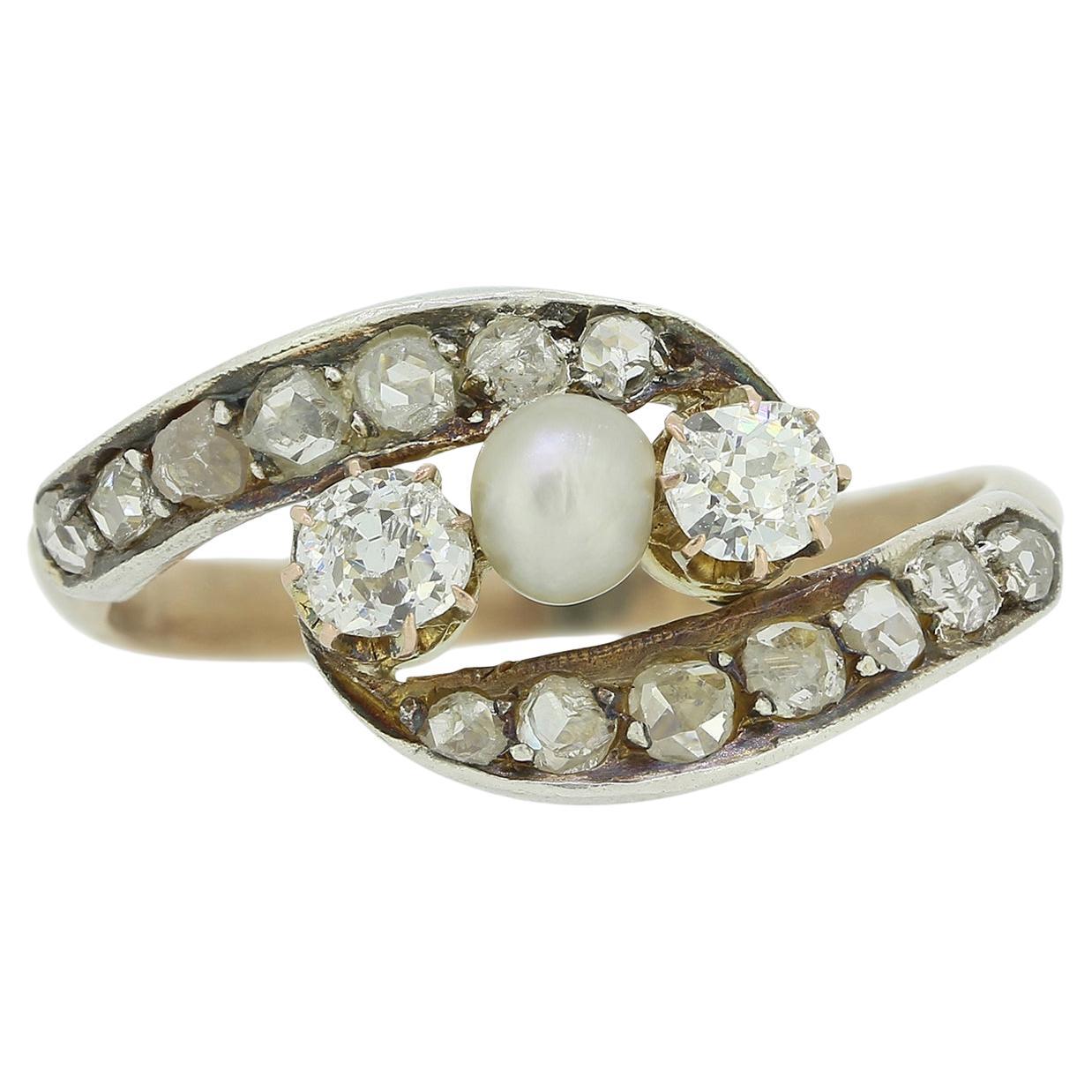 Crossover-Ring mit drei Steinen, Perle und Diamant im Angebot