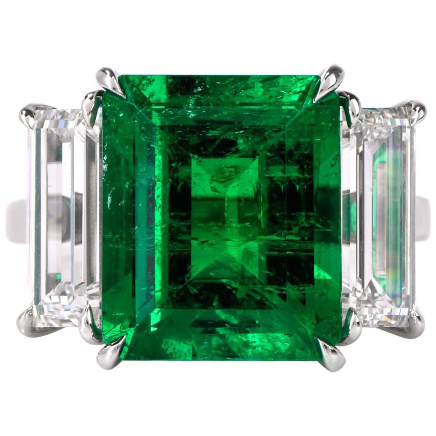 Three-Stone Rectangular Emerald Diamond Platinum Ring For Sale