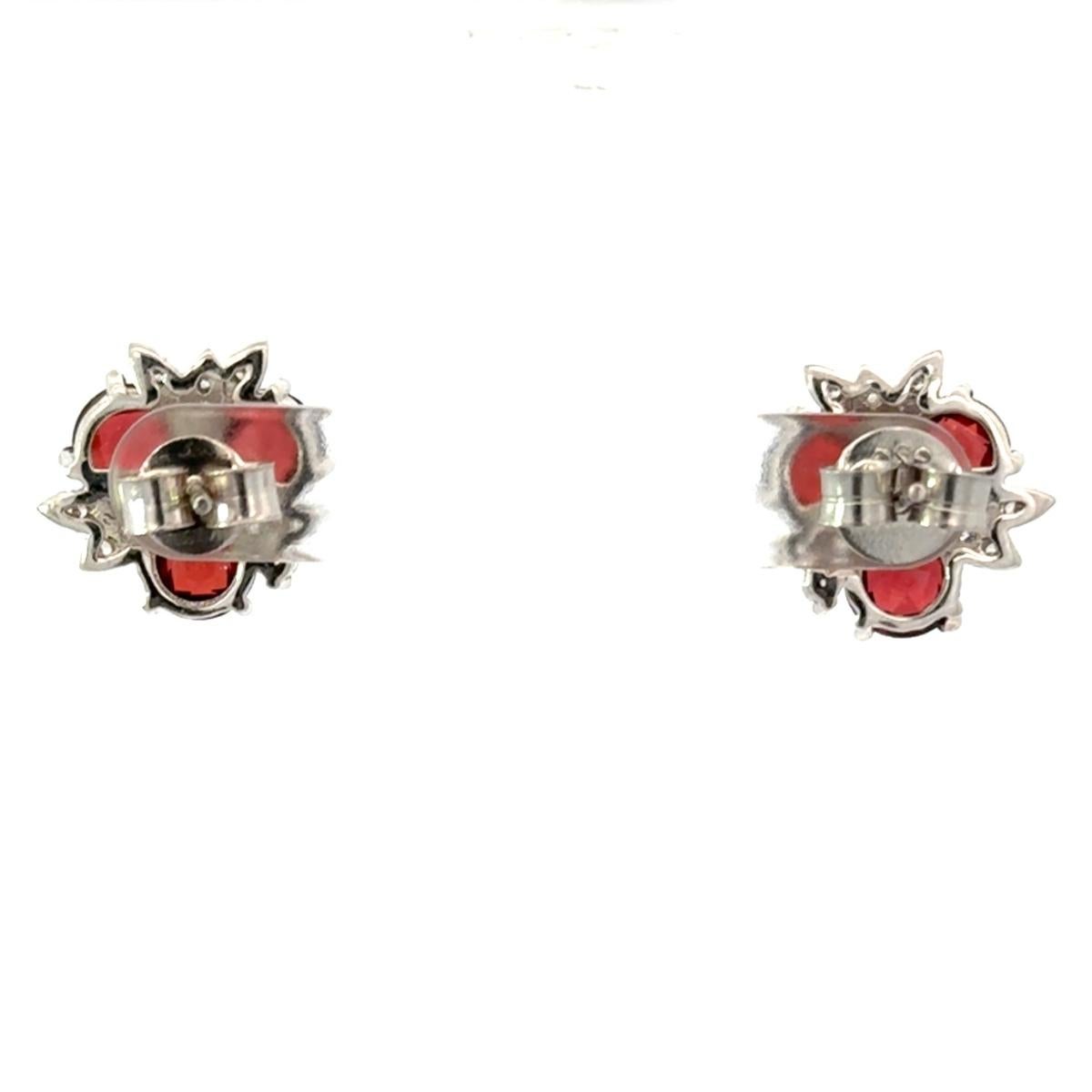 Three Stone Red Garnet Trio Stud Earrings Made in 925 Silver for Birthday Gift In New Condition For Sale In New York, NY