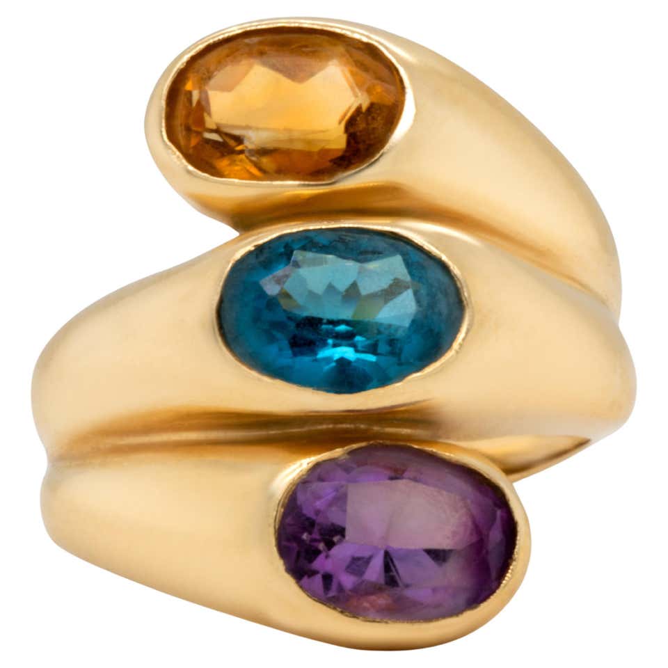 Red Three Stone 14k gold ring. For Sale at 1stDibs