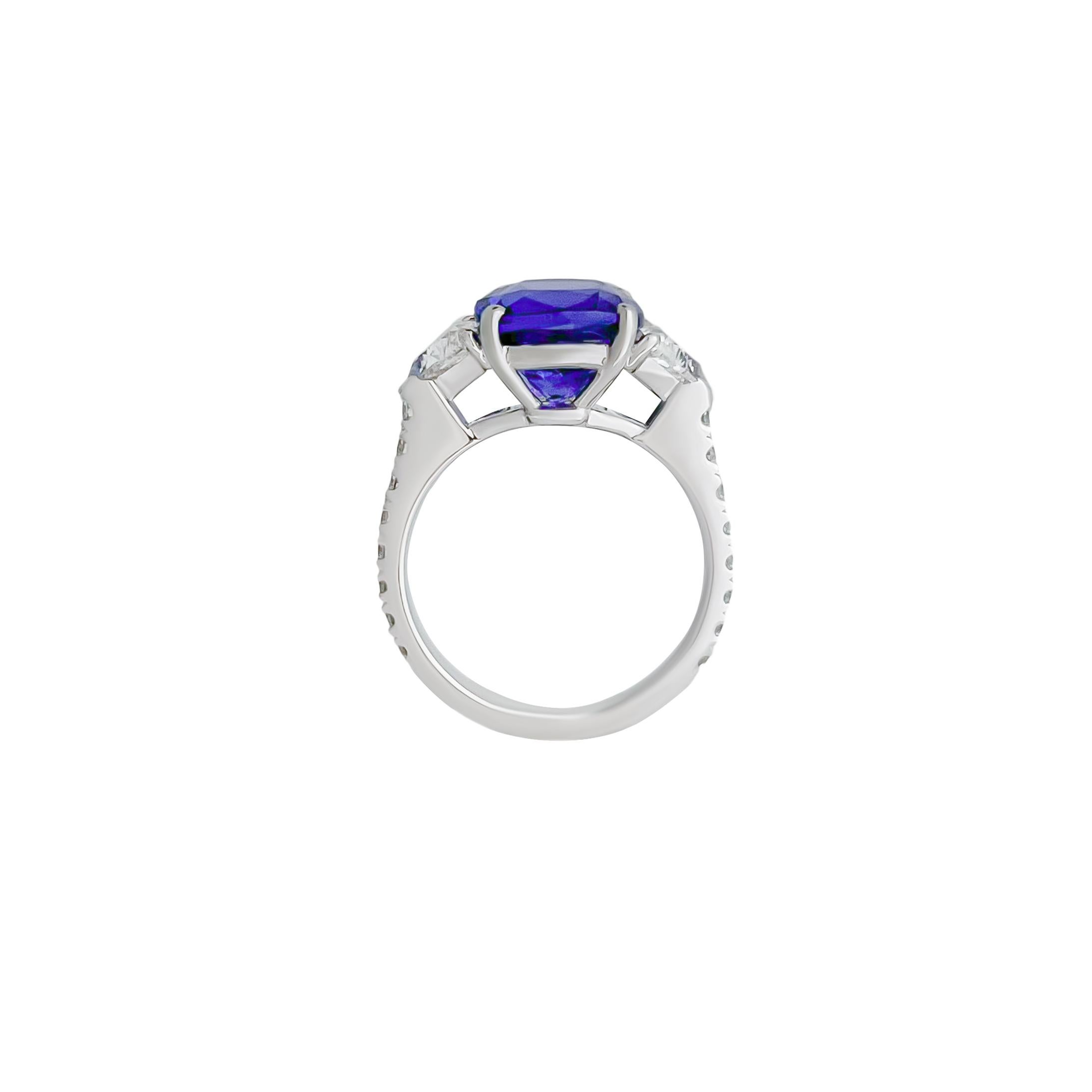 Dreisteiniger Ring mit 3,62 Karat Tansanit und Diamanten im Trillionenschliff (Moderne)