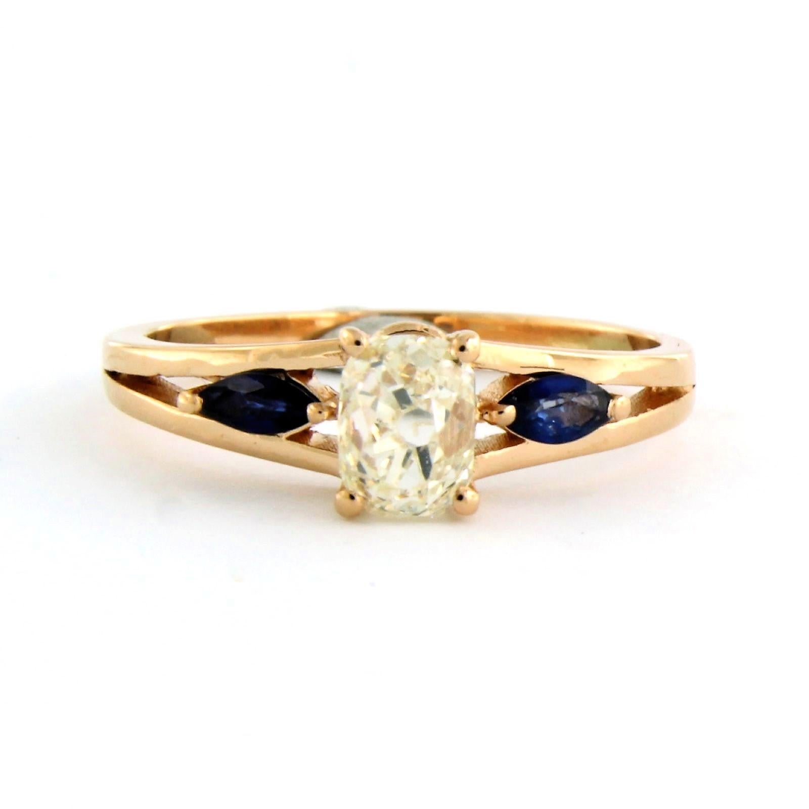 18k pink gold ring set with sapphire to. 0.26ct and an oval old mine cut up to. 1.03ct - J/K - SI - ring size U.S. 7.25 - EU. 17.5 (55)

Detailed description:

the front of the ring is 6.3 mm wide by 6.8 mm high

ring size US 7.25 - EU. 17.5 (55),