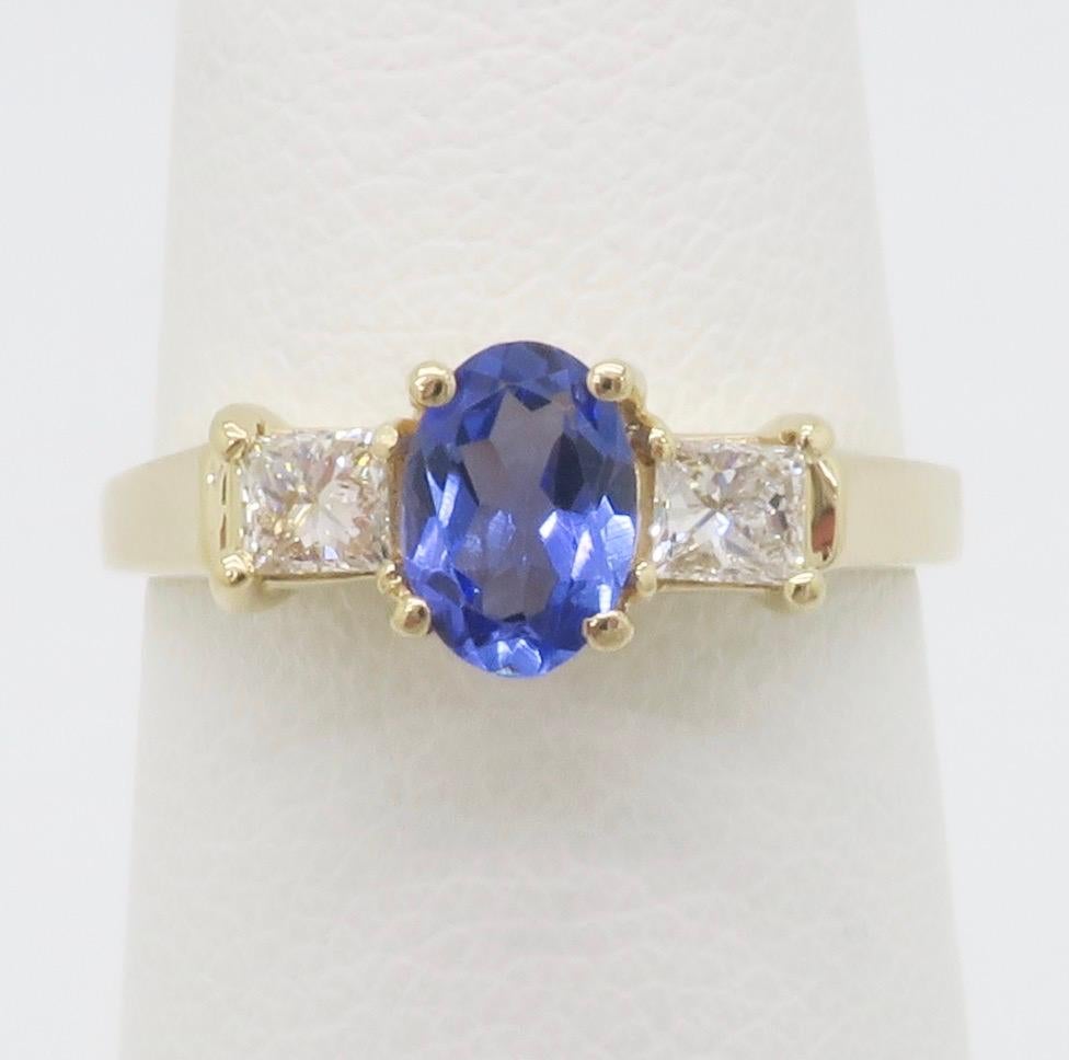 Dreisteinring mit Tansanit und Diamanten (Ovalschliff) im Angebot