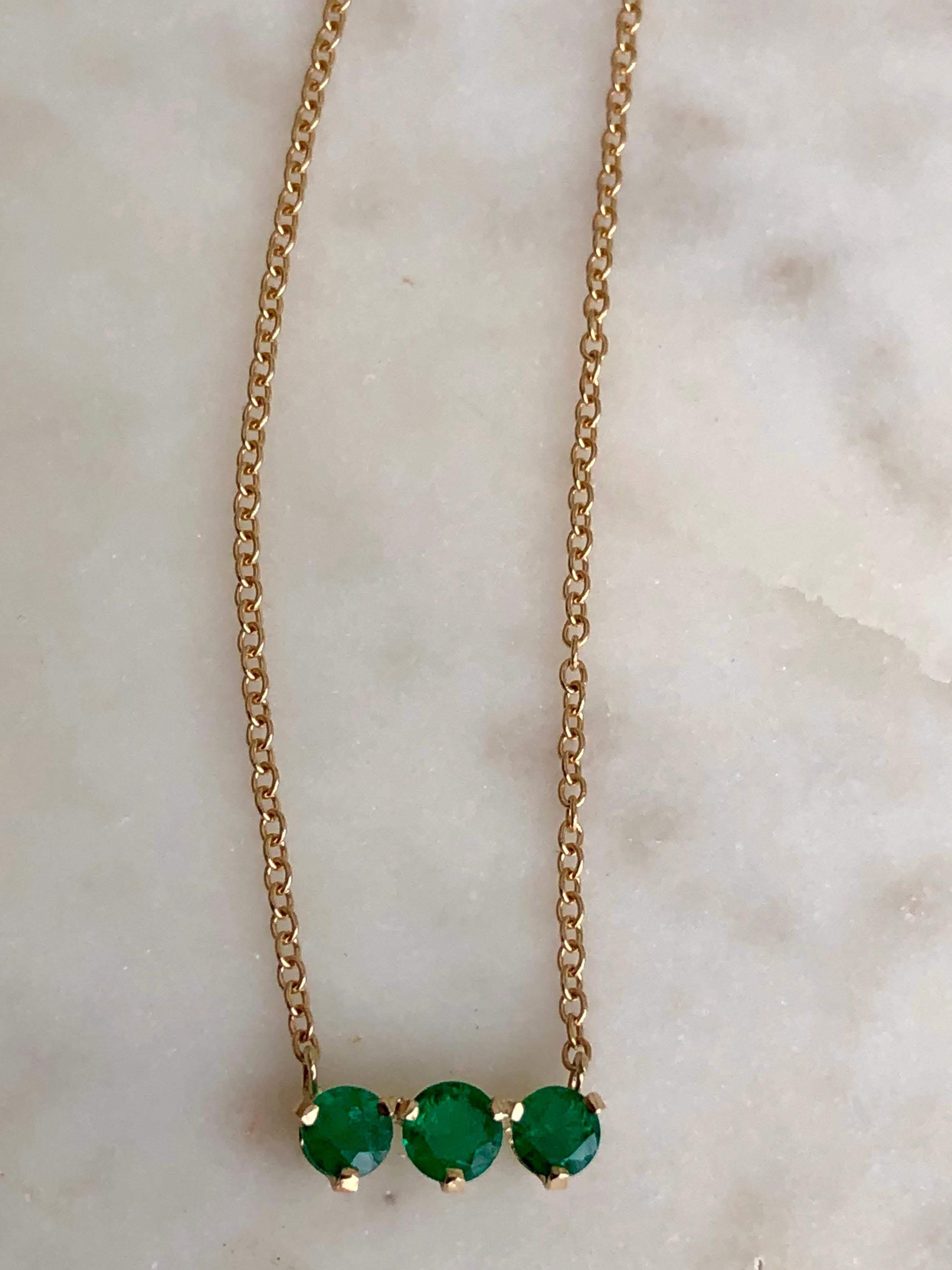Contemporary Three-Stone Round Colombian Emerald Gold Chain Pendant Necklace