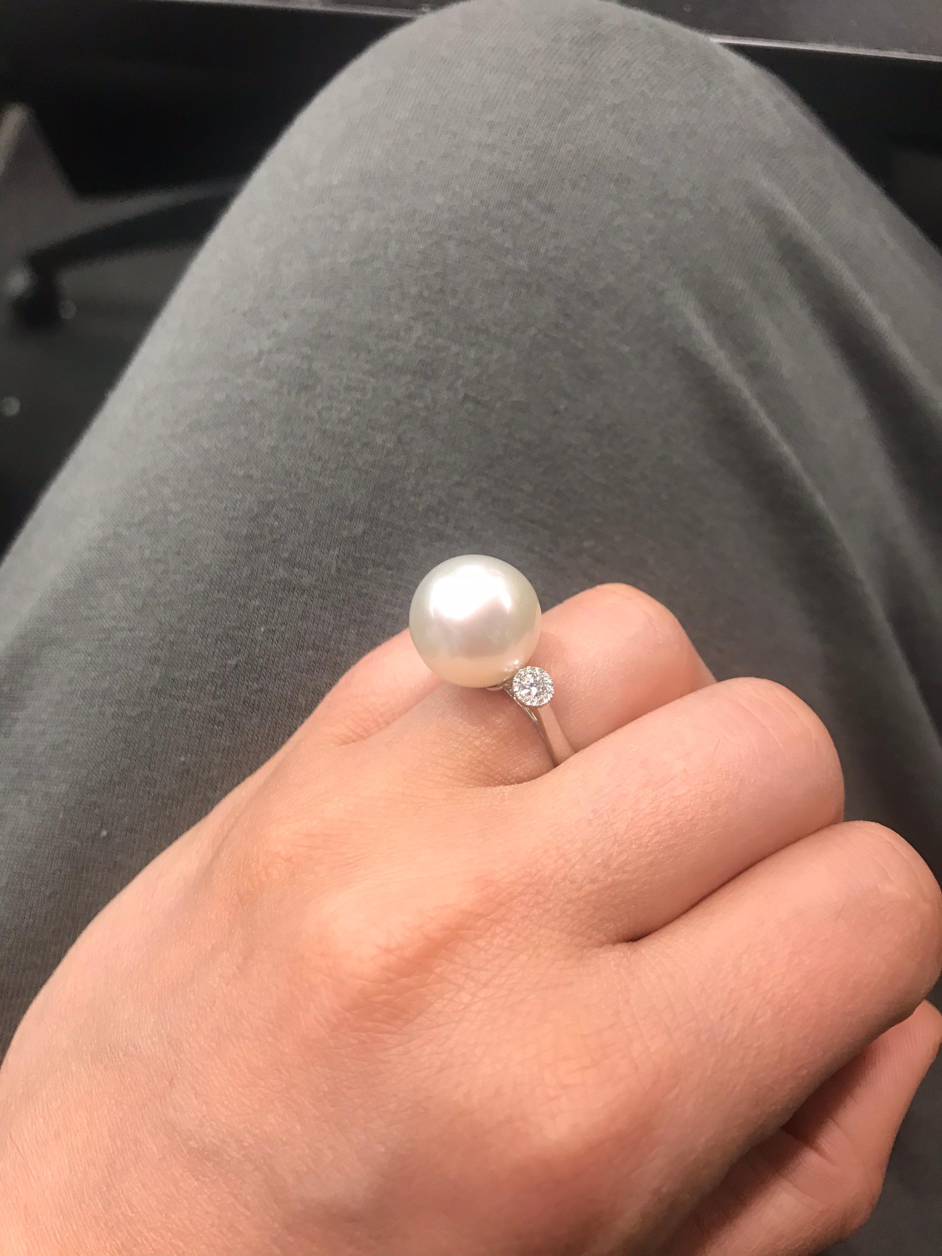 Three-Stone South Sea Pearl Diamond Ring 0.12 Carat 18 Karat White Gold For Sale 8