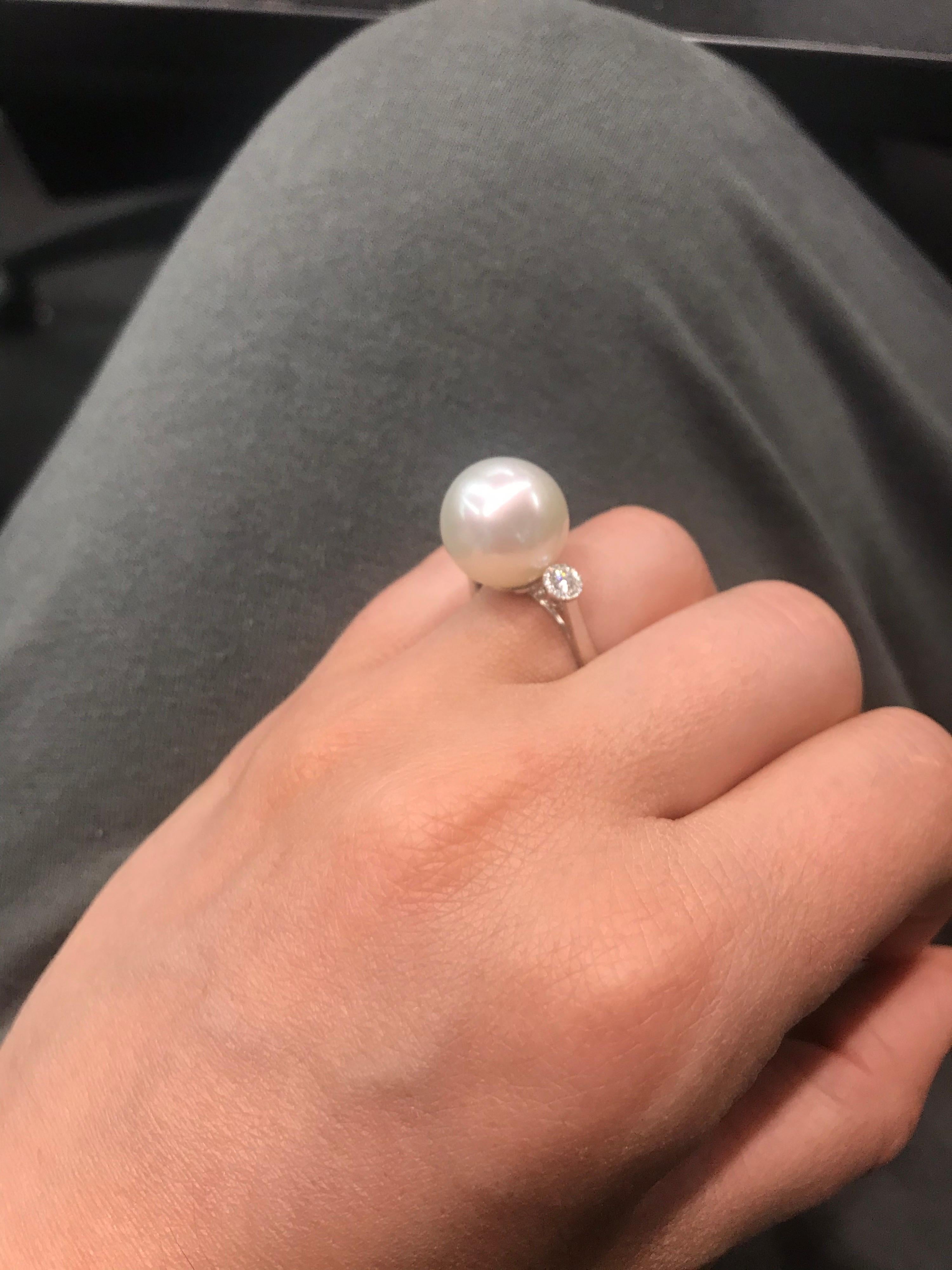 Three-Stone South Sea Pearl Diamond Ring 0.12 Carat 18 Karat White Gold For Sale 9