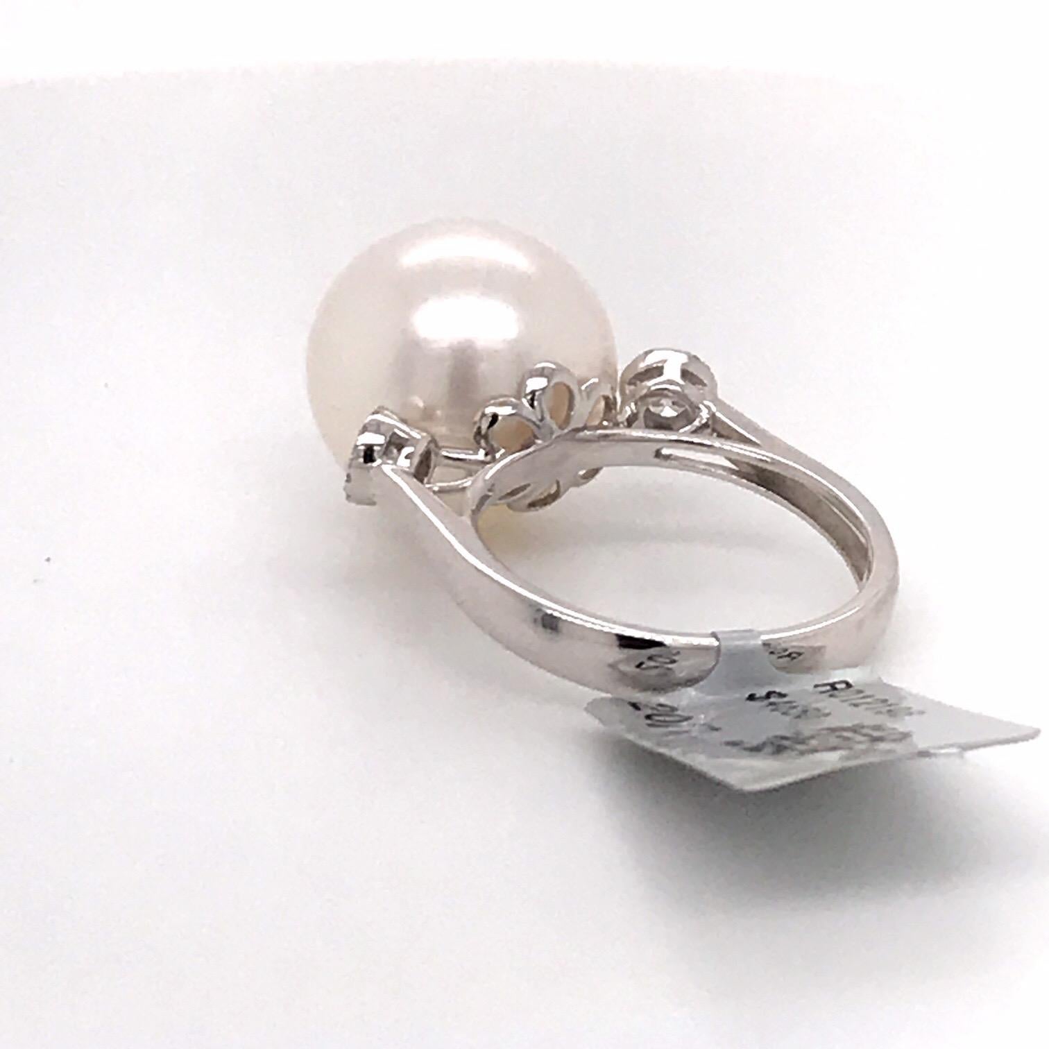 Round Cut Three-Stone South Sea Pearl Diamond Ring 0.12 Carat 18 Karat White Gold For Sale
