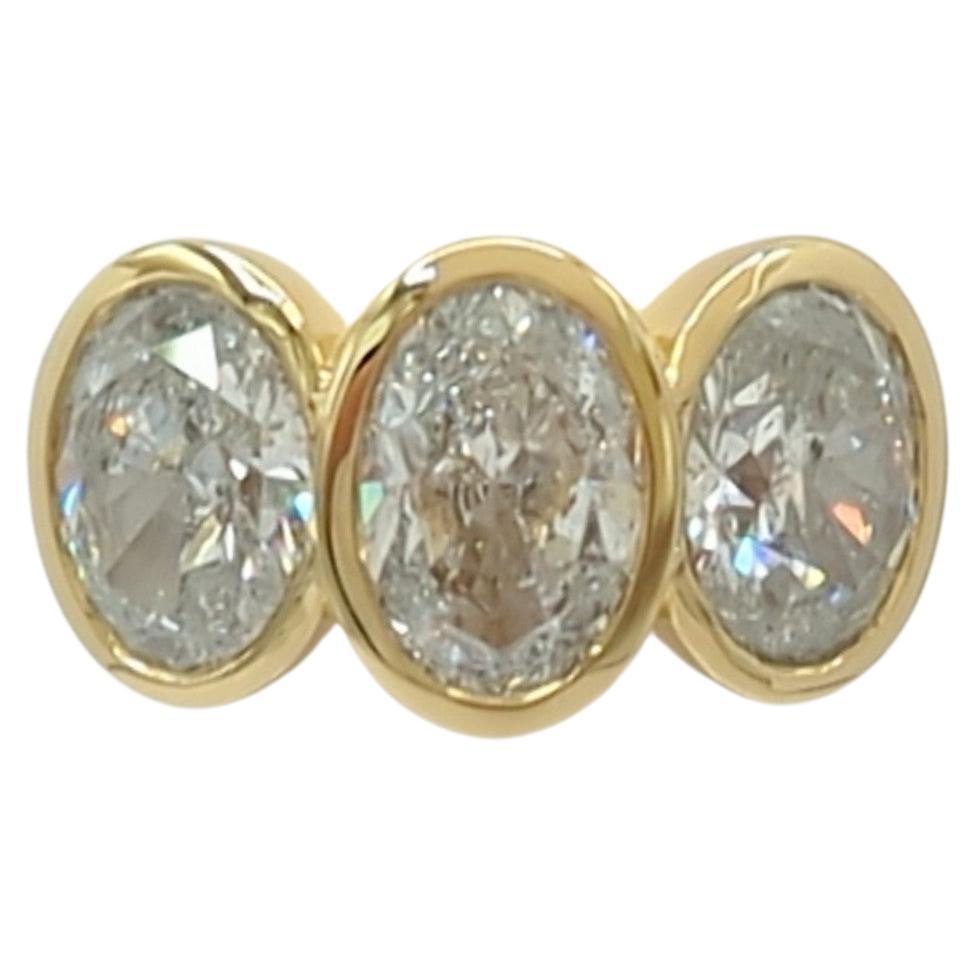 Three Stone White Diamond Oval Ring in 18K Yellow Gold For Sale