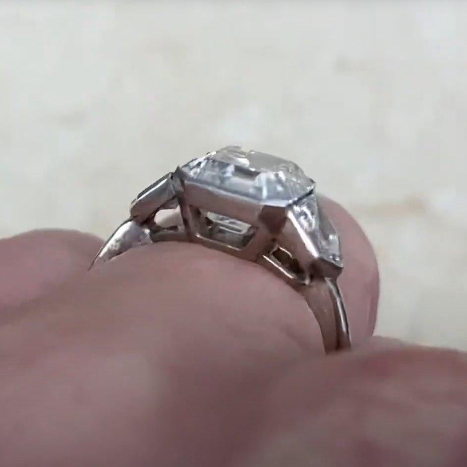 Verlobungsring mit drei Steinen mit Diamanten im Smaragdschliff (GIA ca. 3,10 Karat) Damen im Angebot