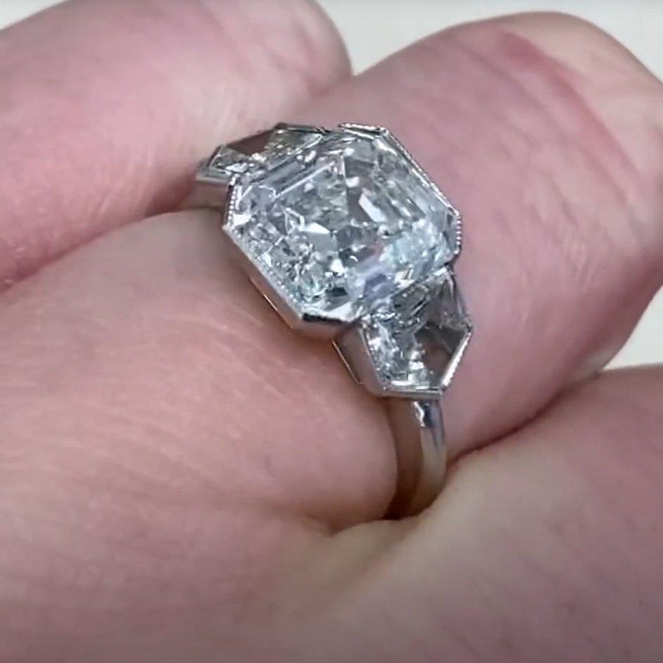 Verlobungsring mit drei Steinen mit Diamanten im Smaragdschliff (GIA ca. 3,10 Karat) im Angebot 1