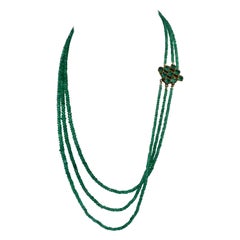 Collana di smeraldi a tre fili, con smeraldi naturali estratti in modo graduale