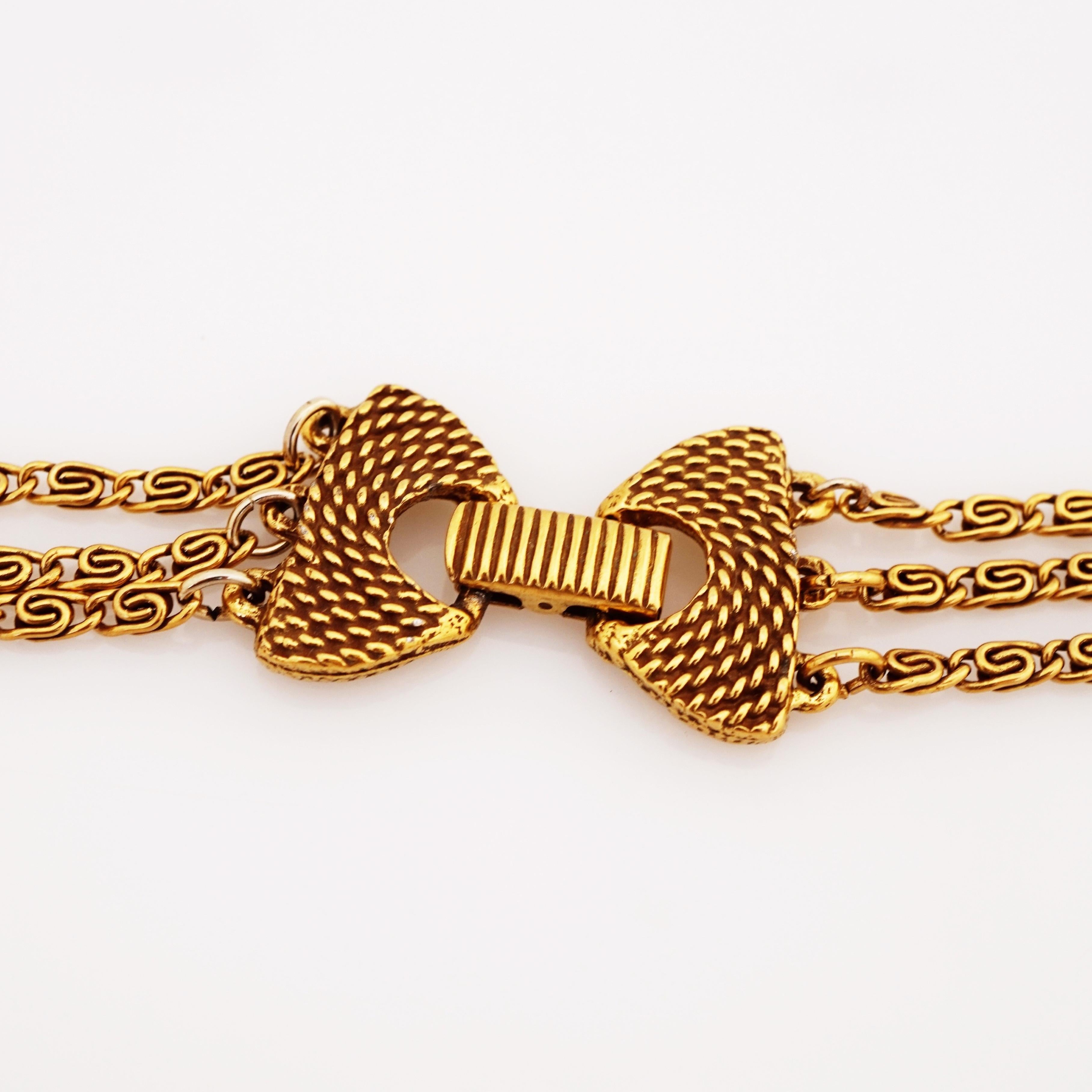  Collier à trois brins avec pendentif intaille de topaze par Goldette, années 1960 Pour femmes 