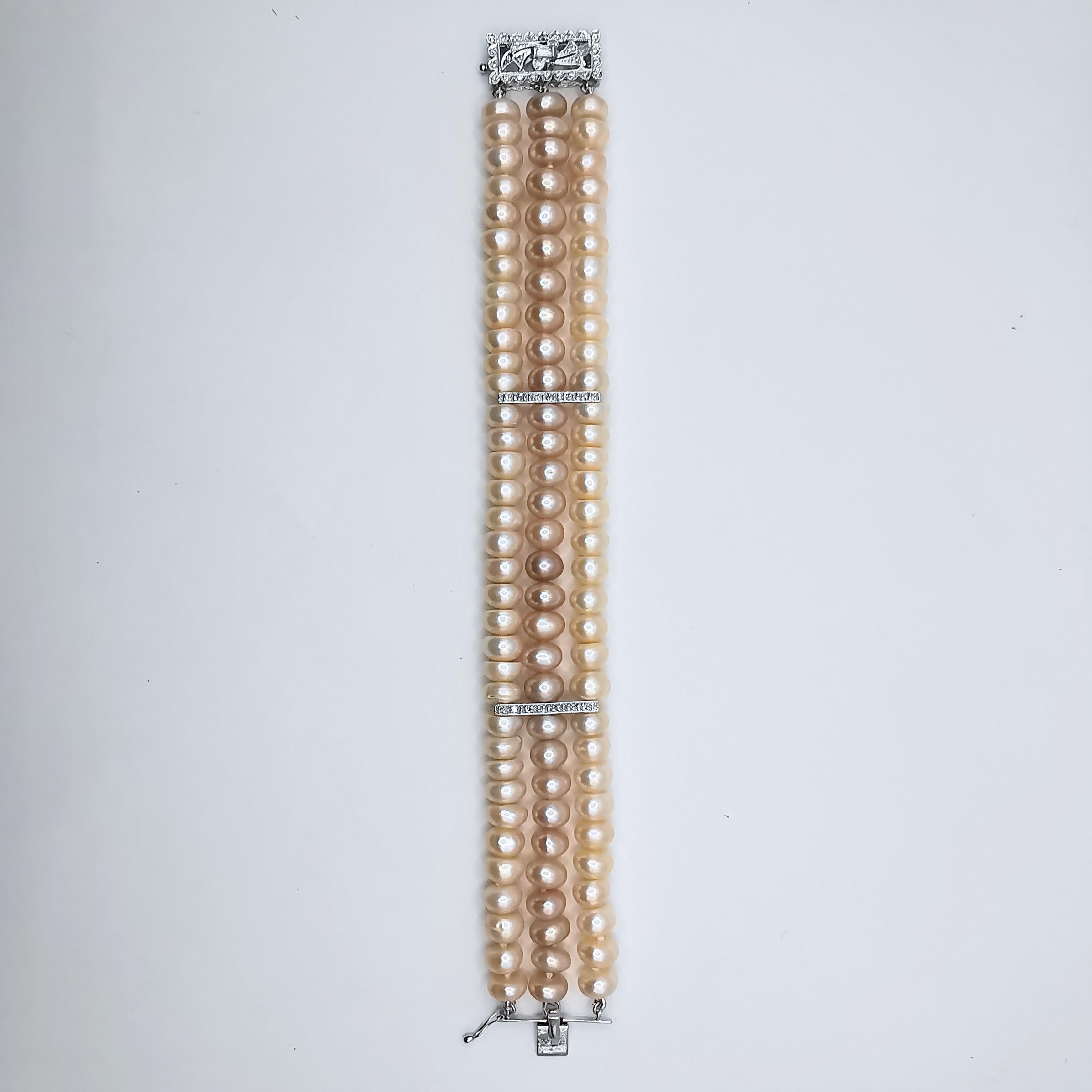 Three-Strand White & Pink Pearl Bracelet with Diamond Clasp in 14K White Gold In New Condition In Wan Chai District, HK
