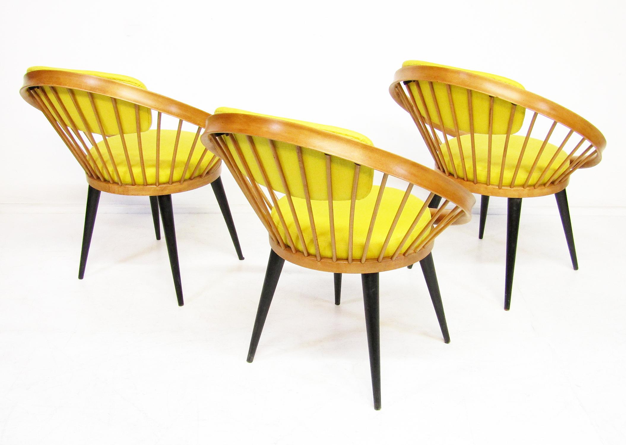 Hêtre Trois chaises de cocktail suédoises des années 1950 « Circle » de Yngve Ekstrom pour Swedese en vente