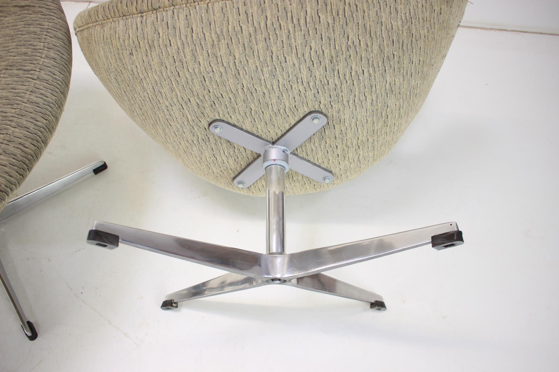 Dreh-Loungesessel im Stil von Arne Jacobsen, 1990er Jahre (Moderne der Mitte des Jahrhunderts) im Angebot