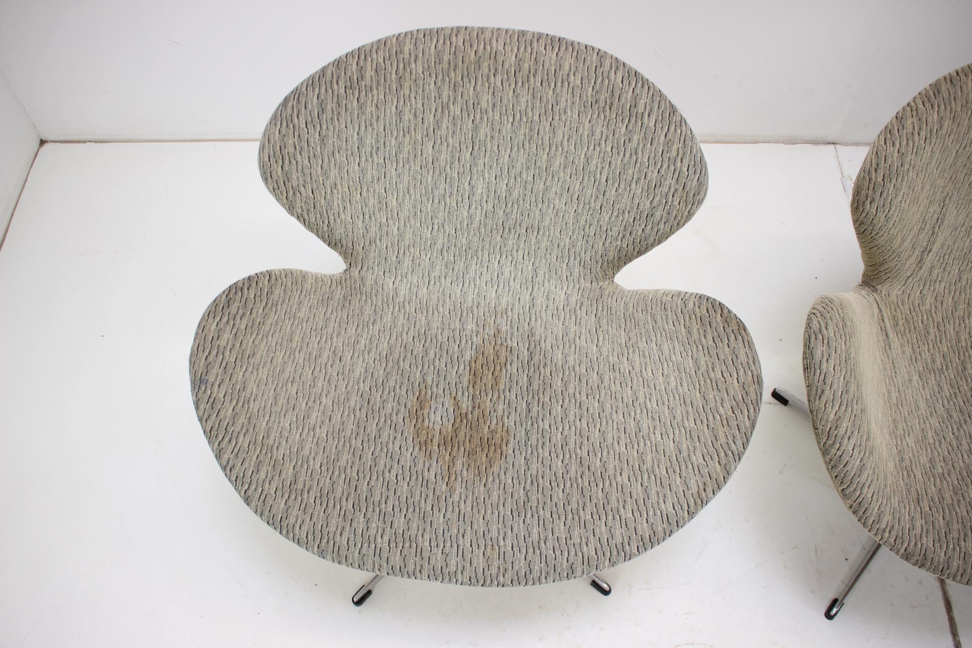Dreh-Loungesessel im Stil von Arne Jacobsen, 1990er Jahre (Ende des 20. Jahrhunderts) im Angebot