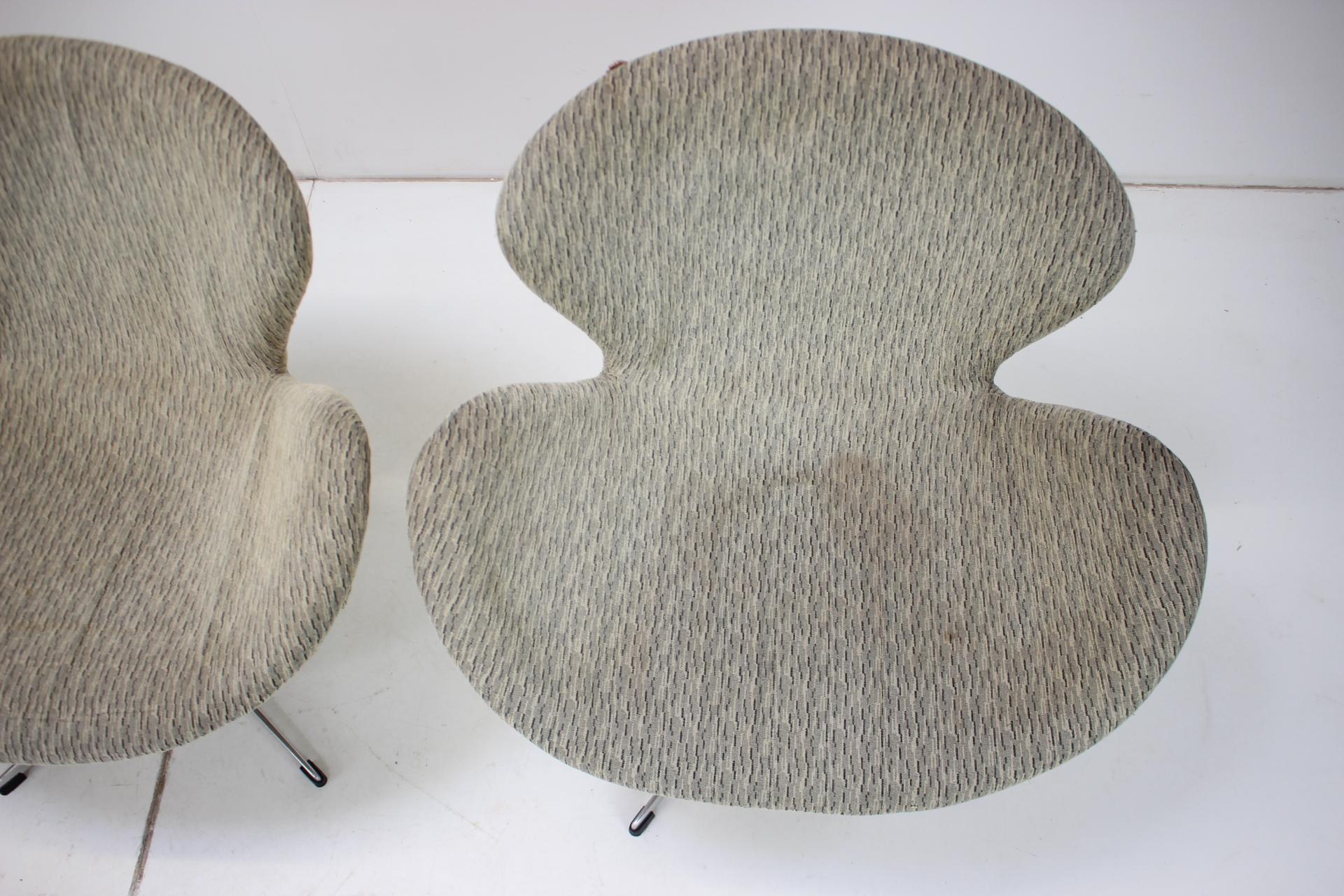 Dreh-Loungesessel im Stil von Arne Jacobsen, 1990er Jahre im Angebot 1
