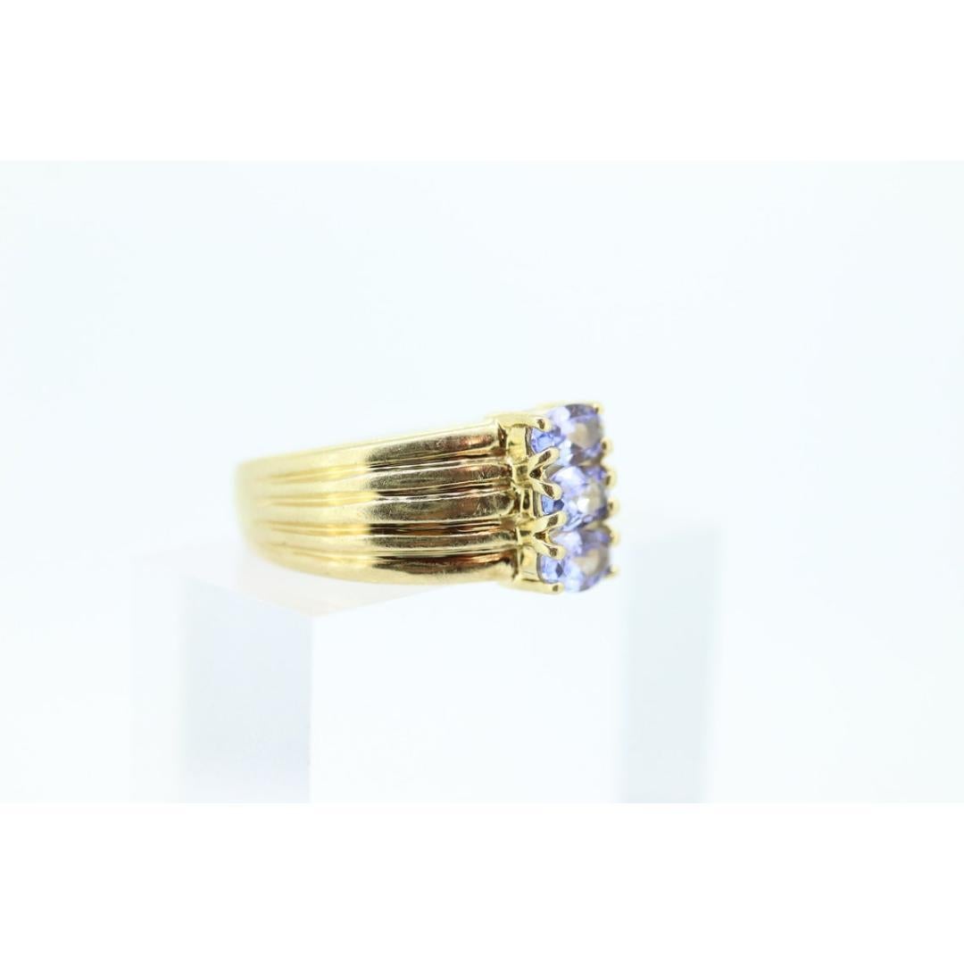 Anello con tre tanzaniti a grappolo. Anello largo ovale con tripla tanzanite 14k. Tanzanite In condizioni buone in vendita a Port Charlotte, FL