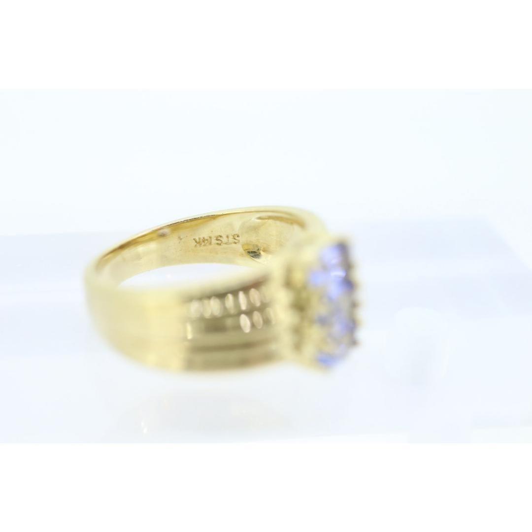 Anello con tre tanzaniti a grappolo. Anello largo ovale con tripla tanzanite 14k. Tanzanite in vendita 4