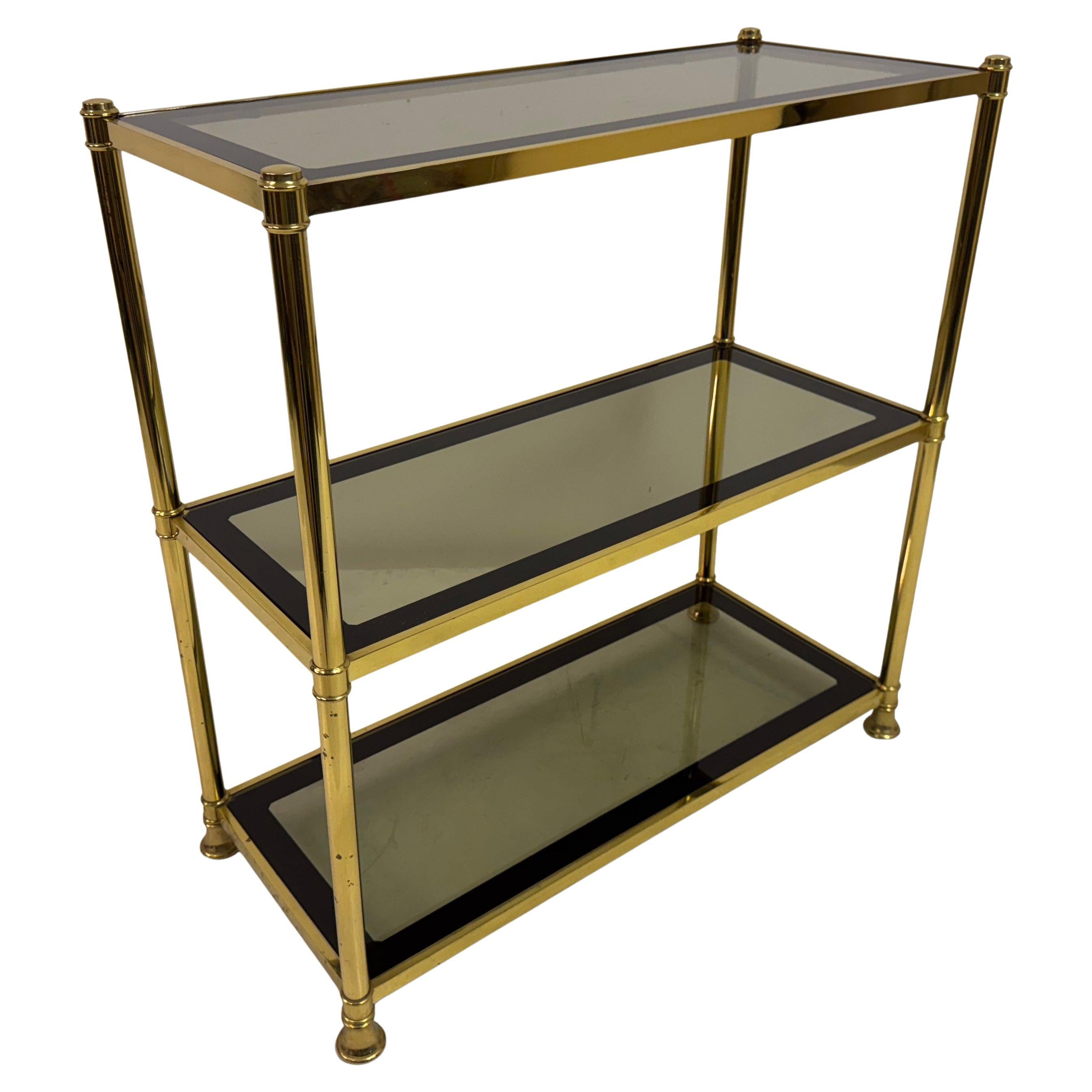 Étagère à trois niveaux en laiton et verre fumé, 1970