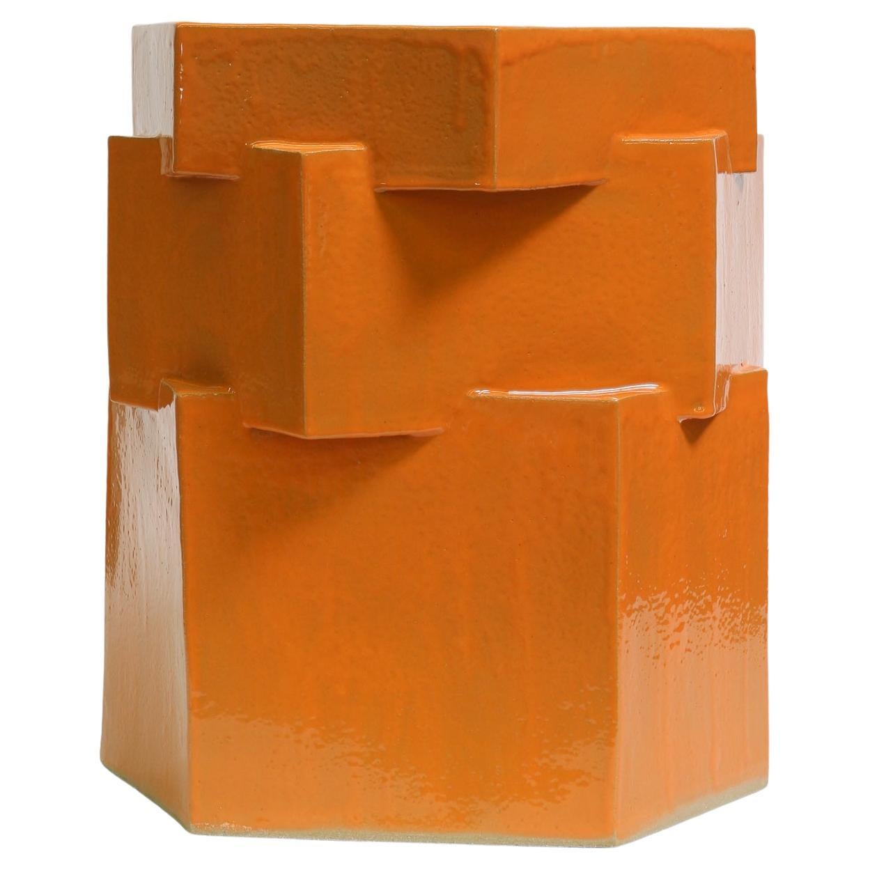 Dreistöckiges Keramik-Hex-Pflanzgefäß in glänzendem Orange von Bzippy im Angebot