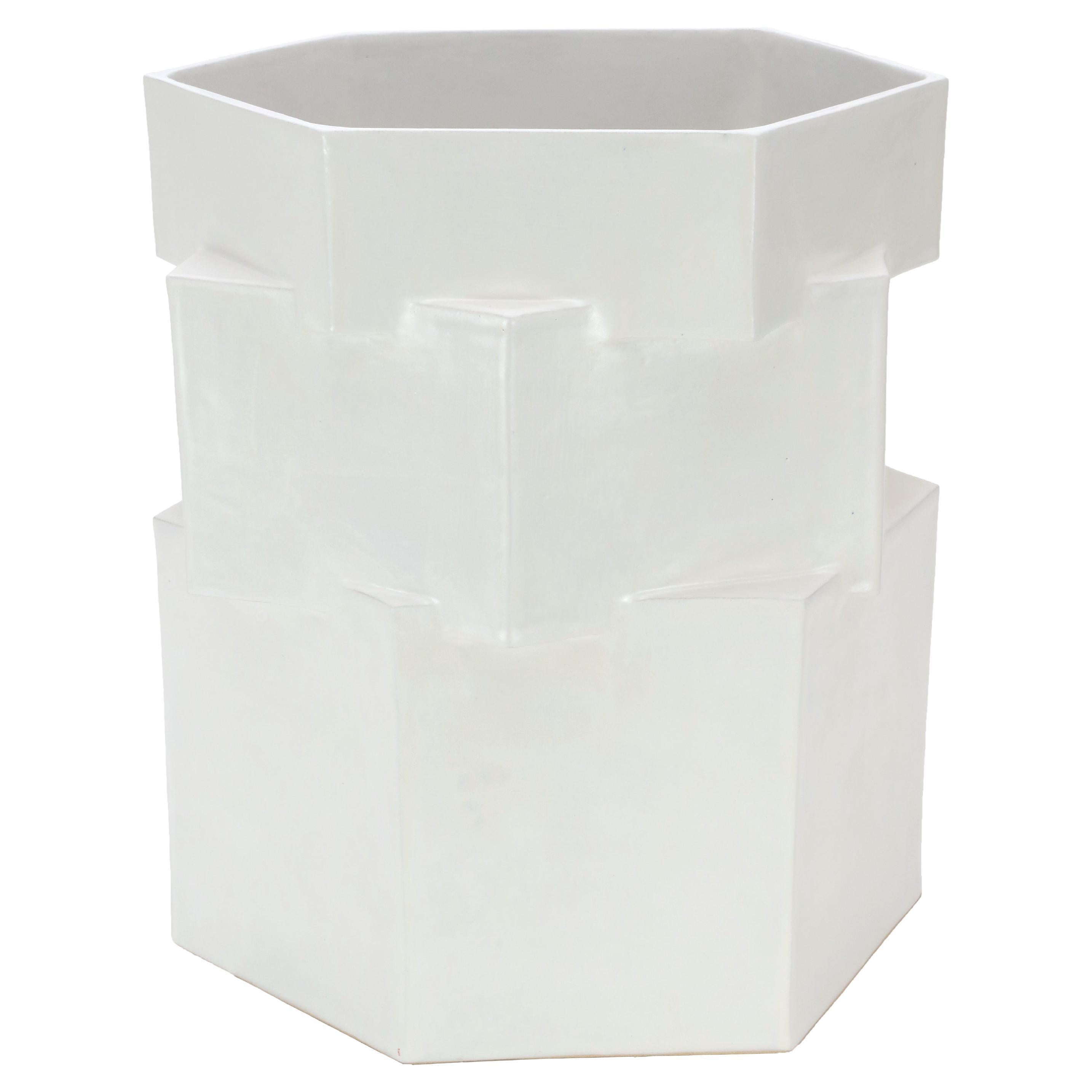 Dreistöckiges Keramik-Hex-Pflanzgefäß in Marshmallow von Bzippy im Angebot