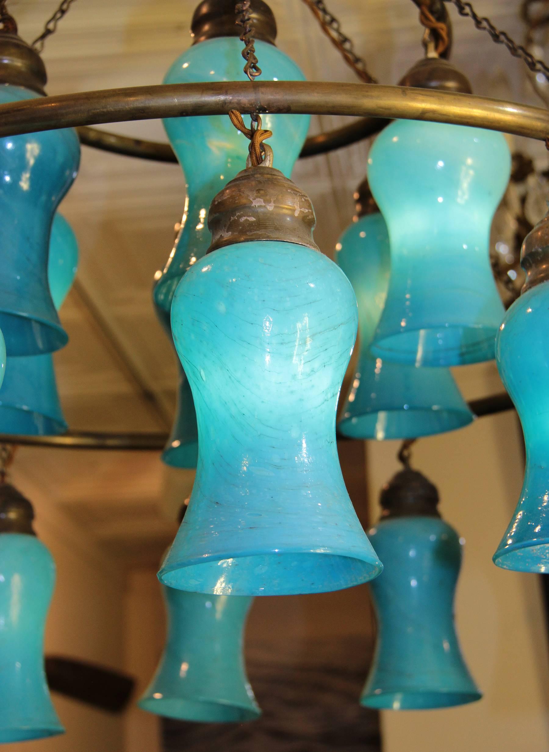 Americano Lampadario a goccia egiziano a tre livelli in vendita