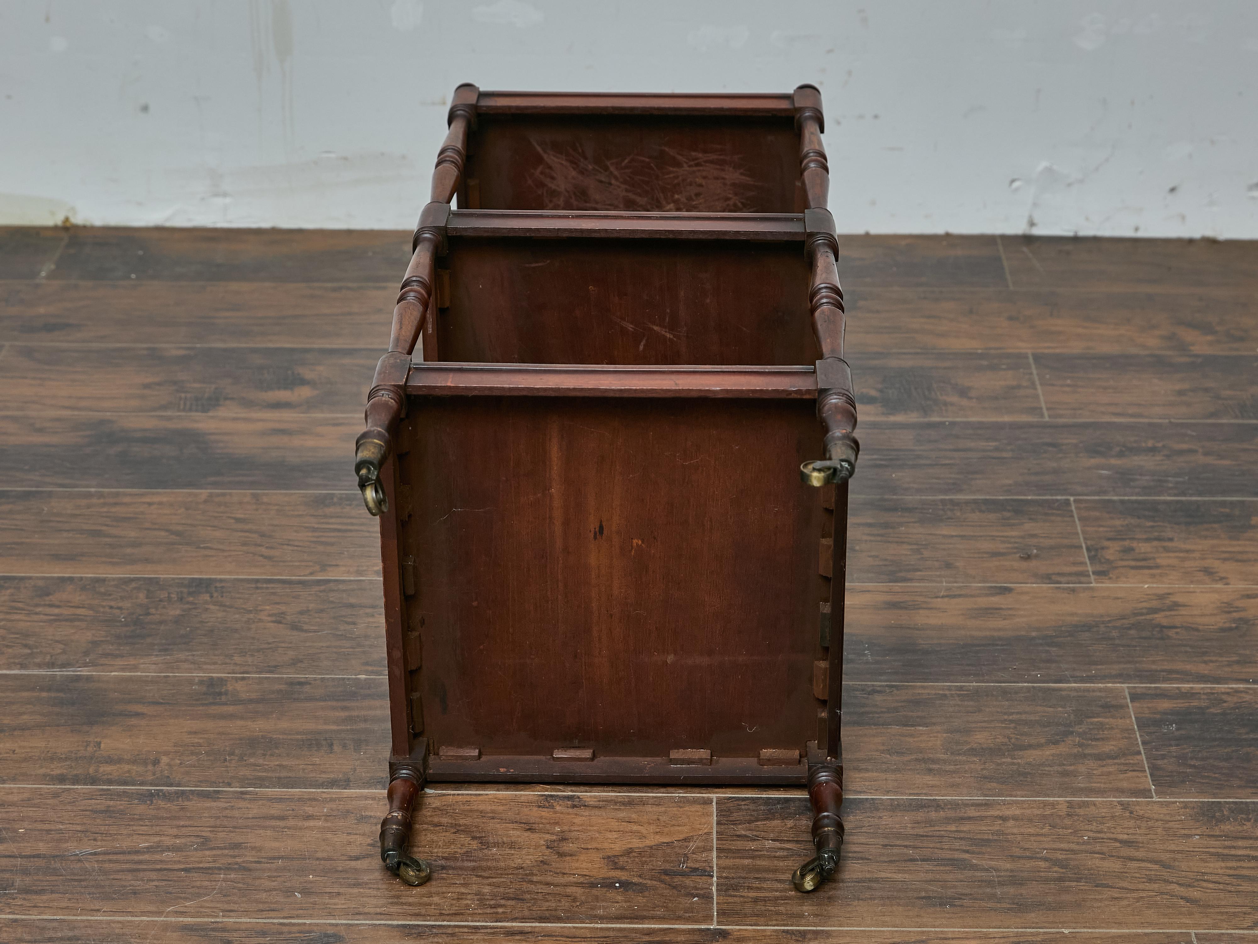 Three-Tier English Mahogany Étagère with Turned Supports and Casters For Sale 5
