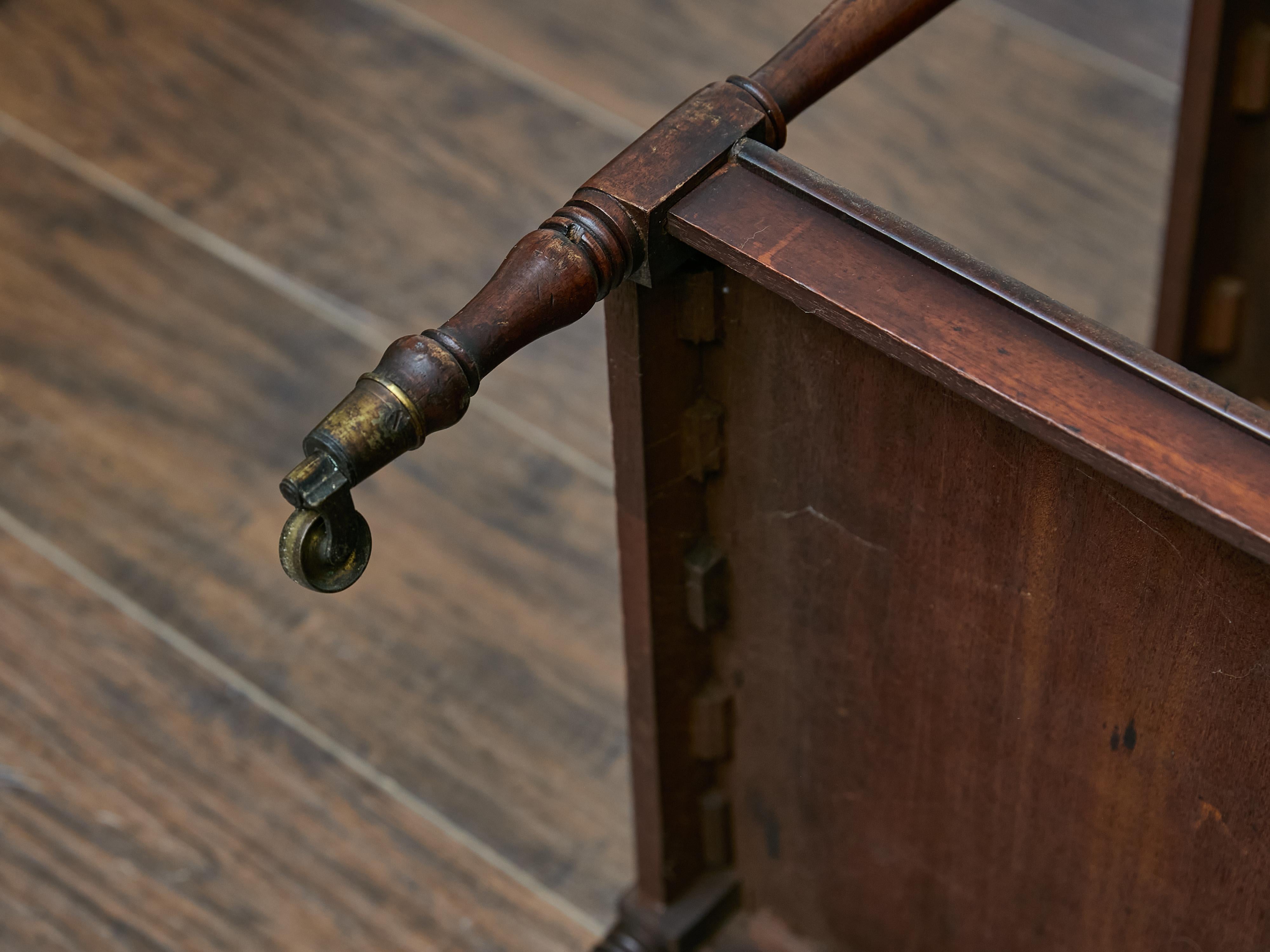 Three-Tier English Mahogany Étagère with Turned Supports and Casters For Sale 6