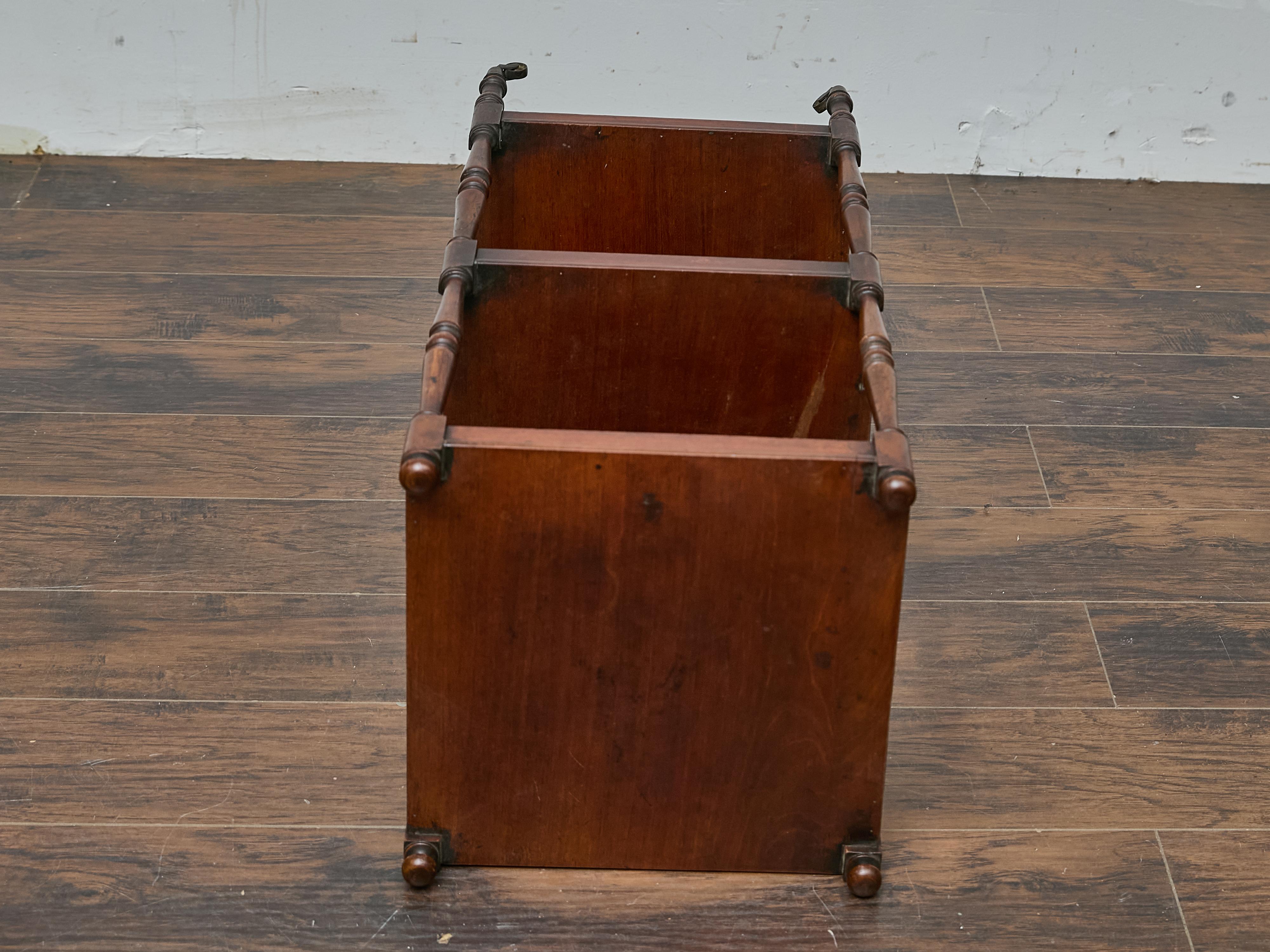 Three-Tier English Mahogany Étagère with Turned Supports and Casters For Sale 3