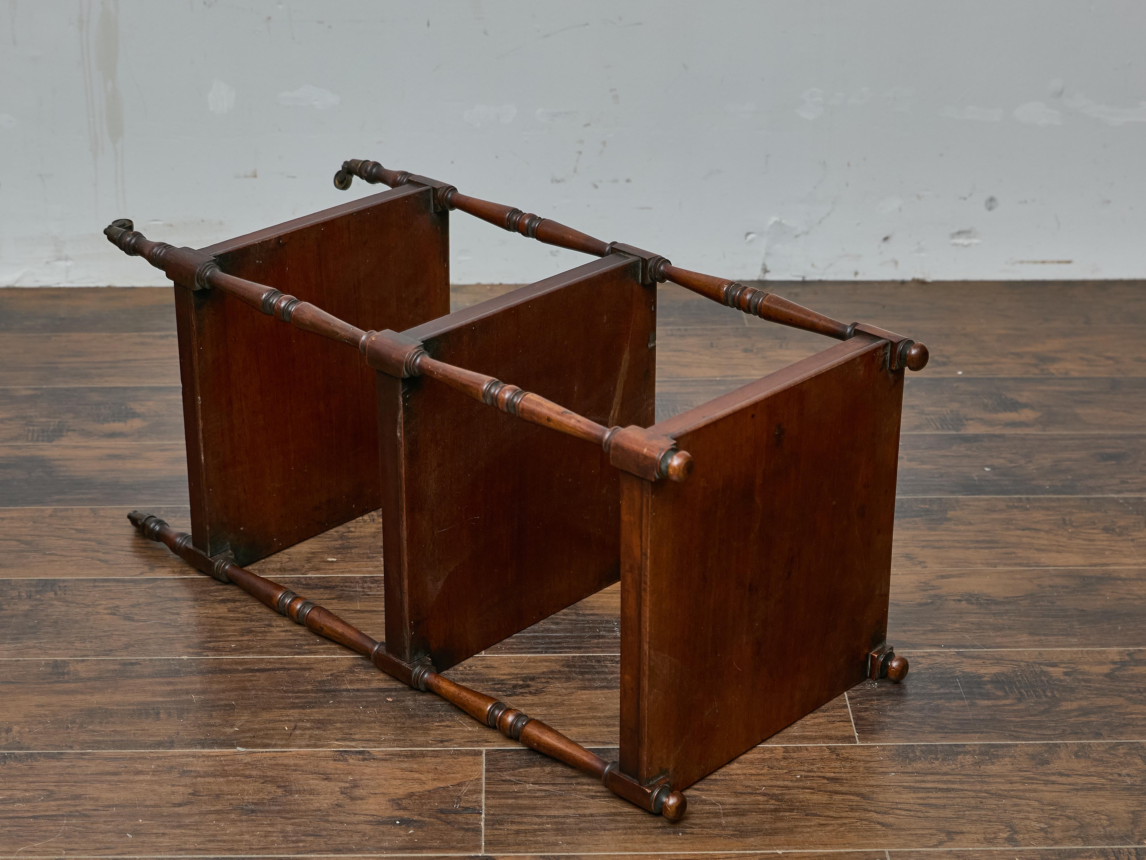 Three-Tier English Mahogany Étagère with Turned Supports and Casters For Sale 4