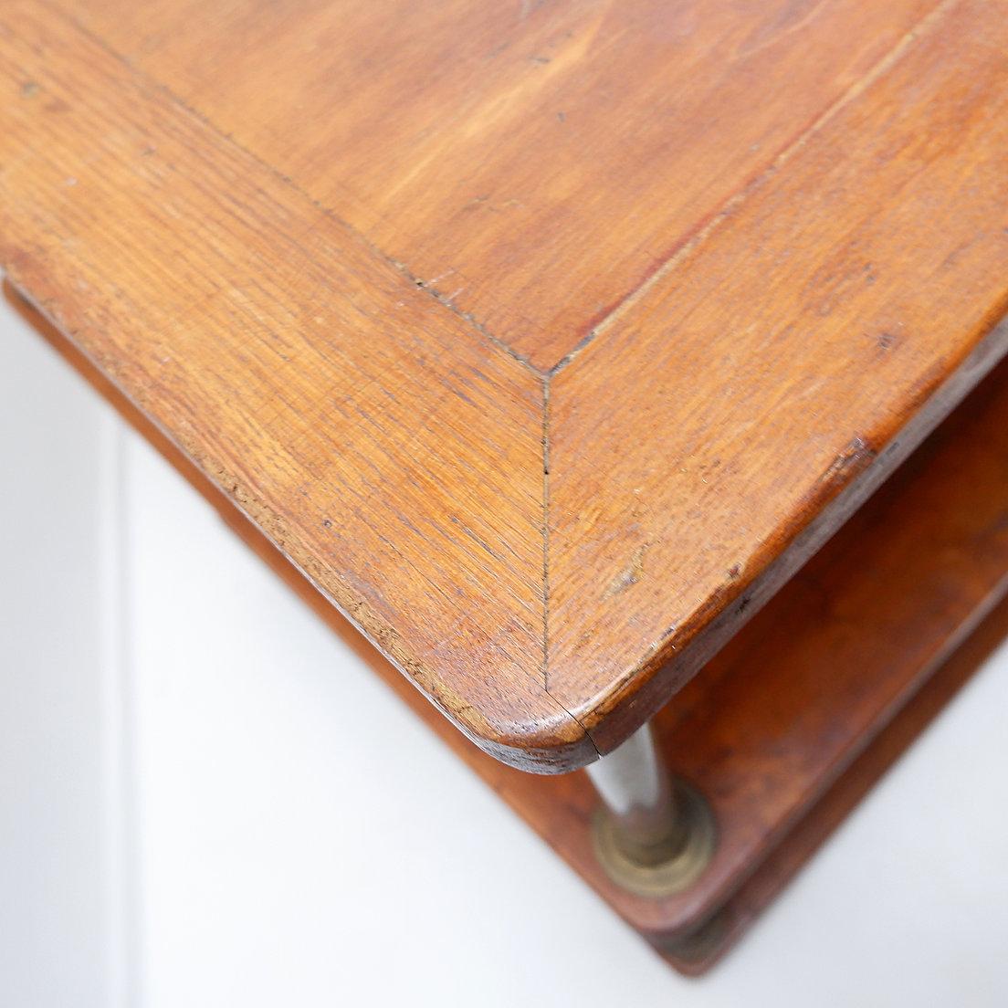 Table de présentation à trois niveaux provenant d'une boutique - années 1900 en vente 8