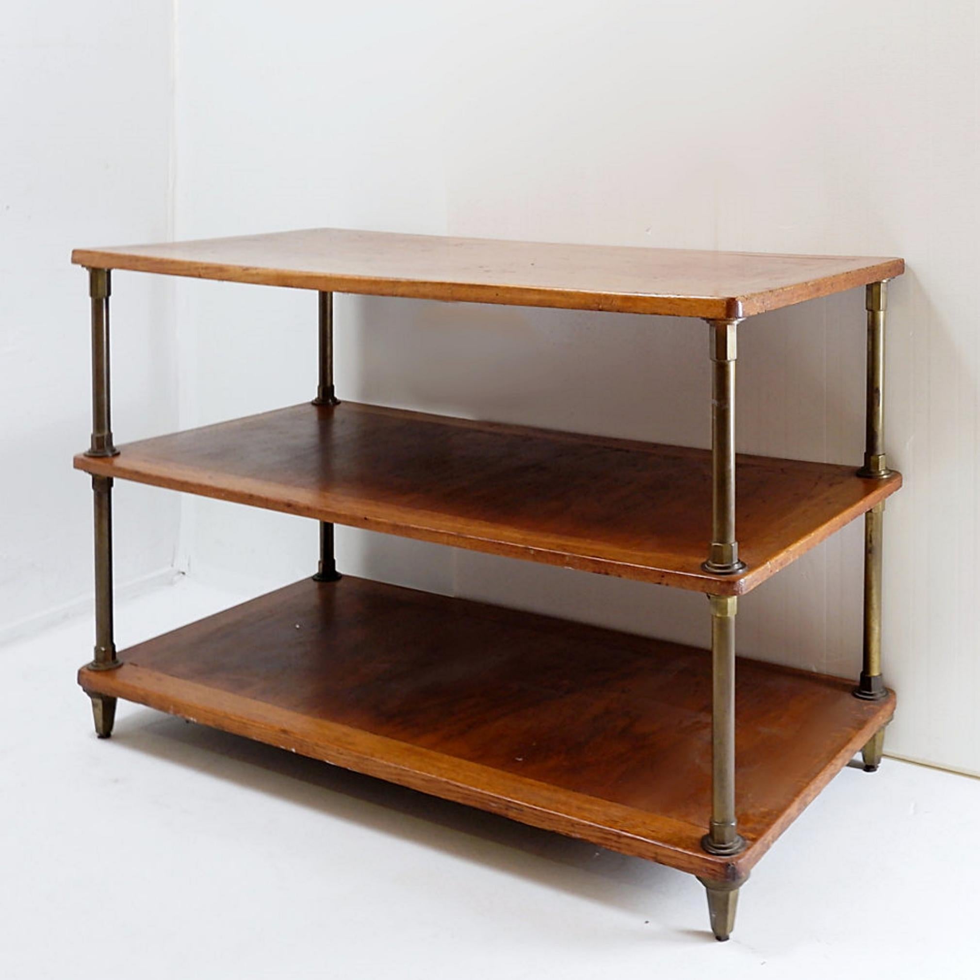 Table de présentation à trois niveaux provenant d'une boutique - années 1900 en vente 3