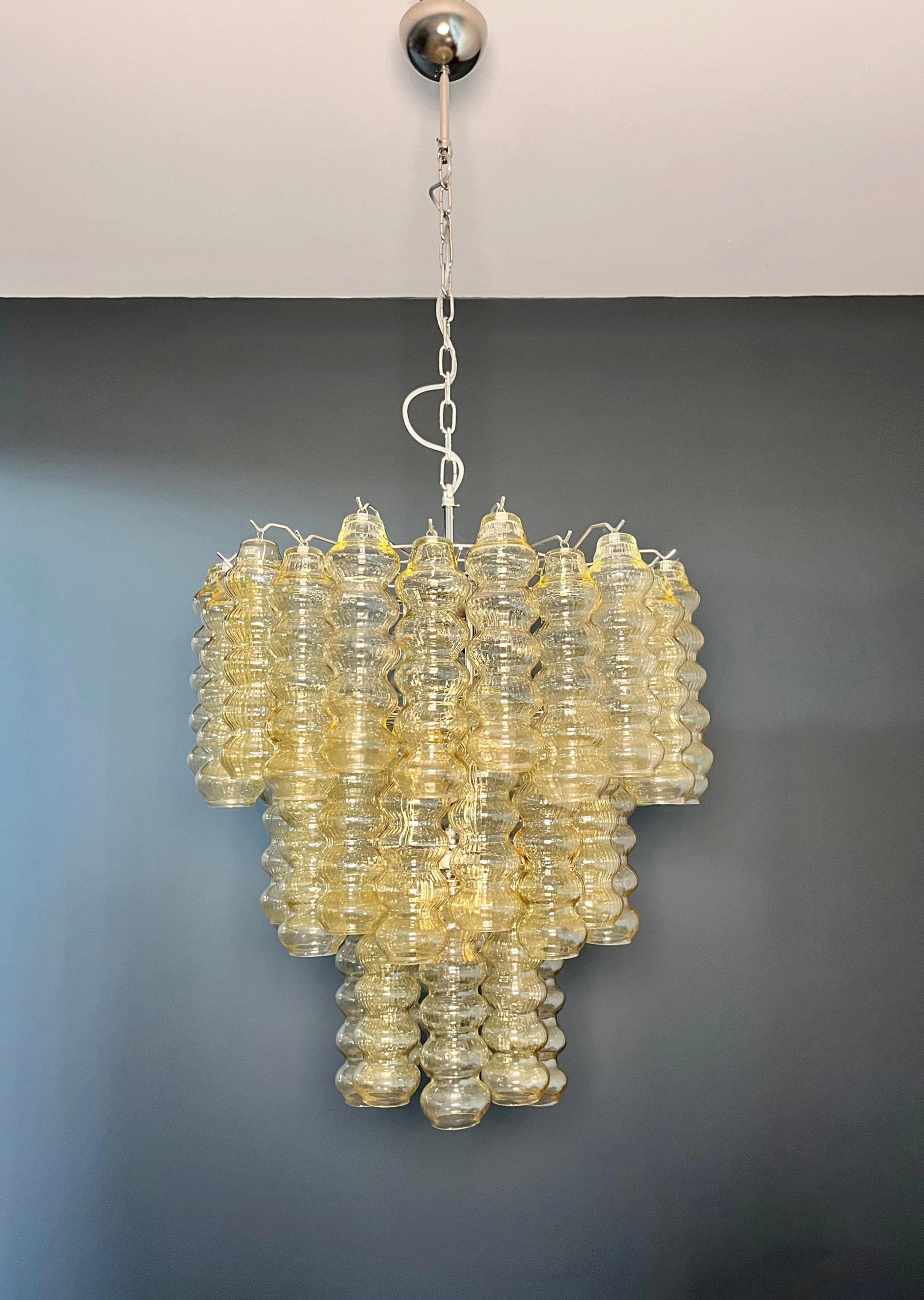 Dreistöckiger Kronleuchter aus Murano-Glas - 48 klare bernsteinfarbene Gläser im Zustand „Gut“ im Angebot in Gaiarine Frazione Francenigo (TV), IT