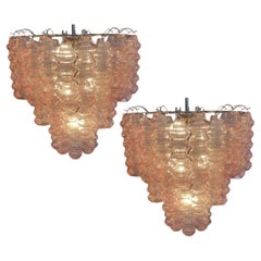 Lustre tube en verre de Murano à trois niveaux, 48 verres roses