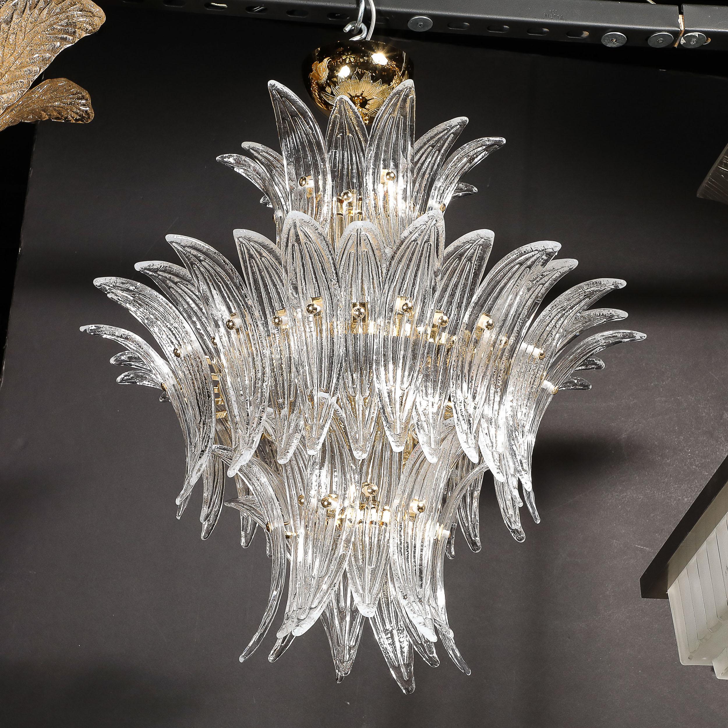 Lampadario Palma a tre piani in vetro di Murano trasparente soffiato a mano e finiture in ottone In condizioni ottime in vendita a New York, NY