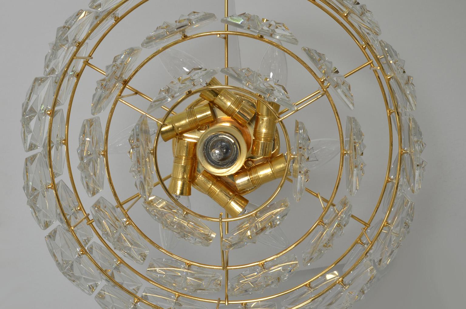 Three-Tier Pendant Chandelier Crystal Glass / Gilt Brass by Kinkeldey, 1970s In Good Condition For Sale In Nürnberg, Bavaria